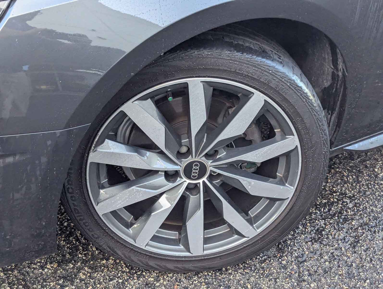 2022 Audi A4 40 Premium photo 3