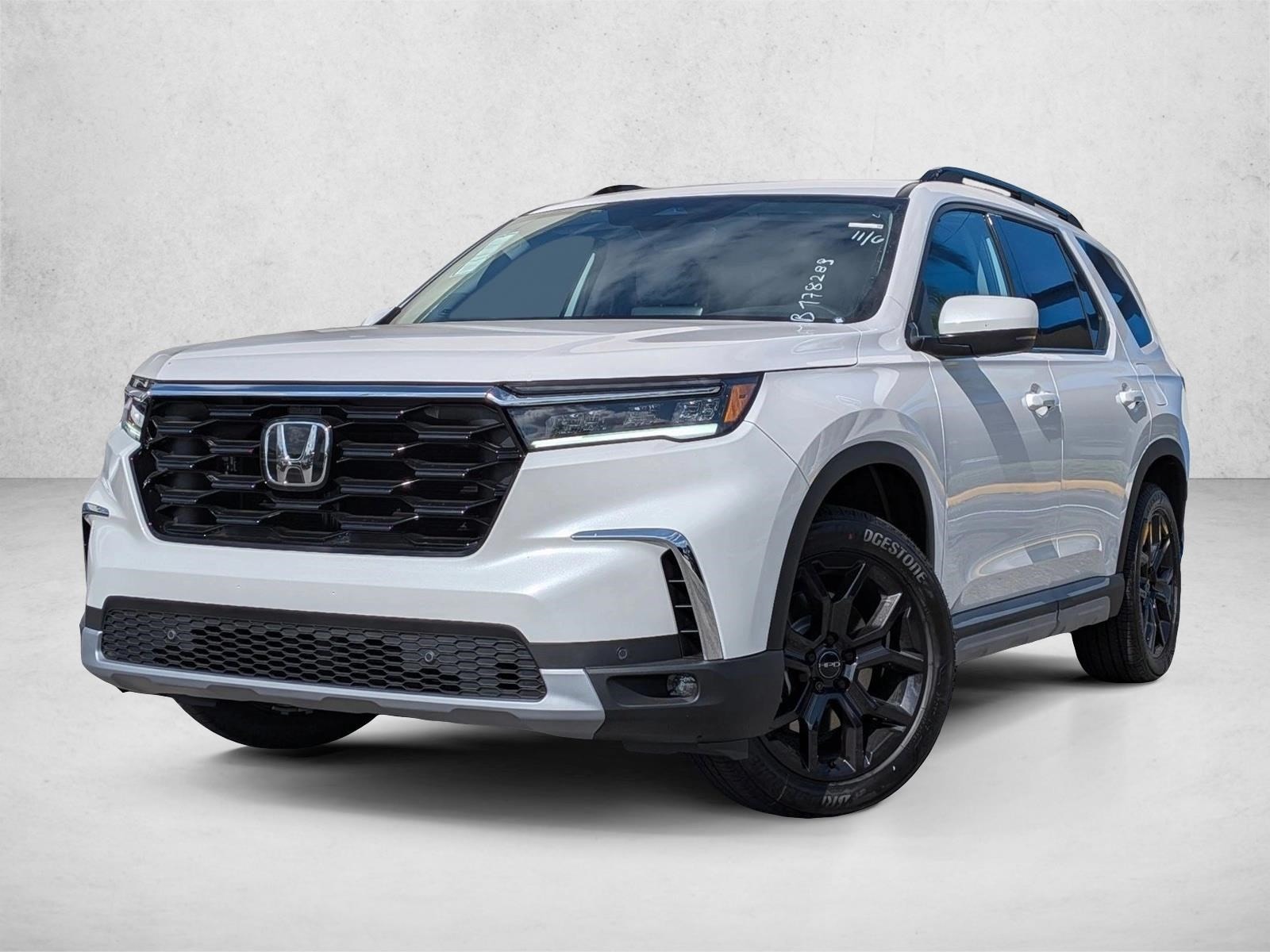2025 Honda Pilot Touring's photo