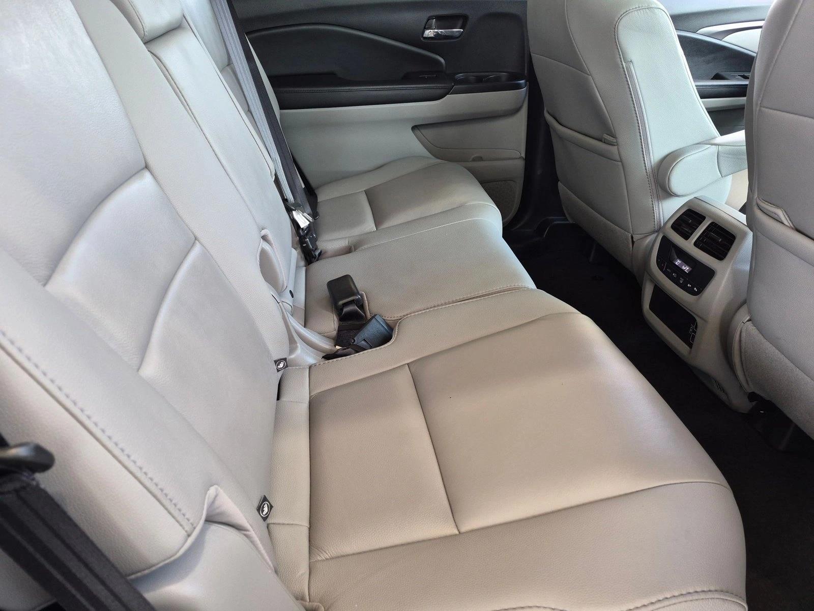 2021 Honda Pilot SE - Photo 20