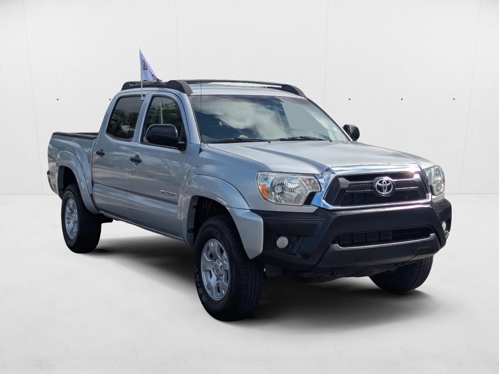 2013 Toyota Tacoma PreRunner V6 Double Cab photo 3