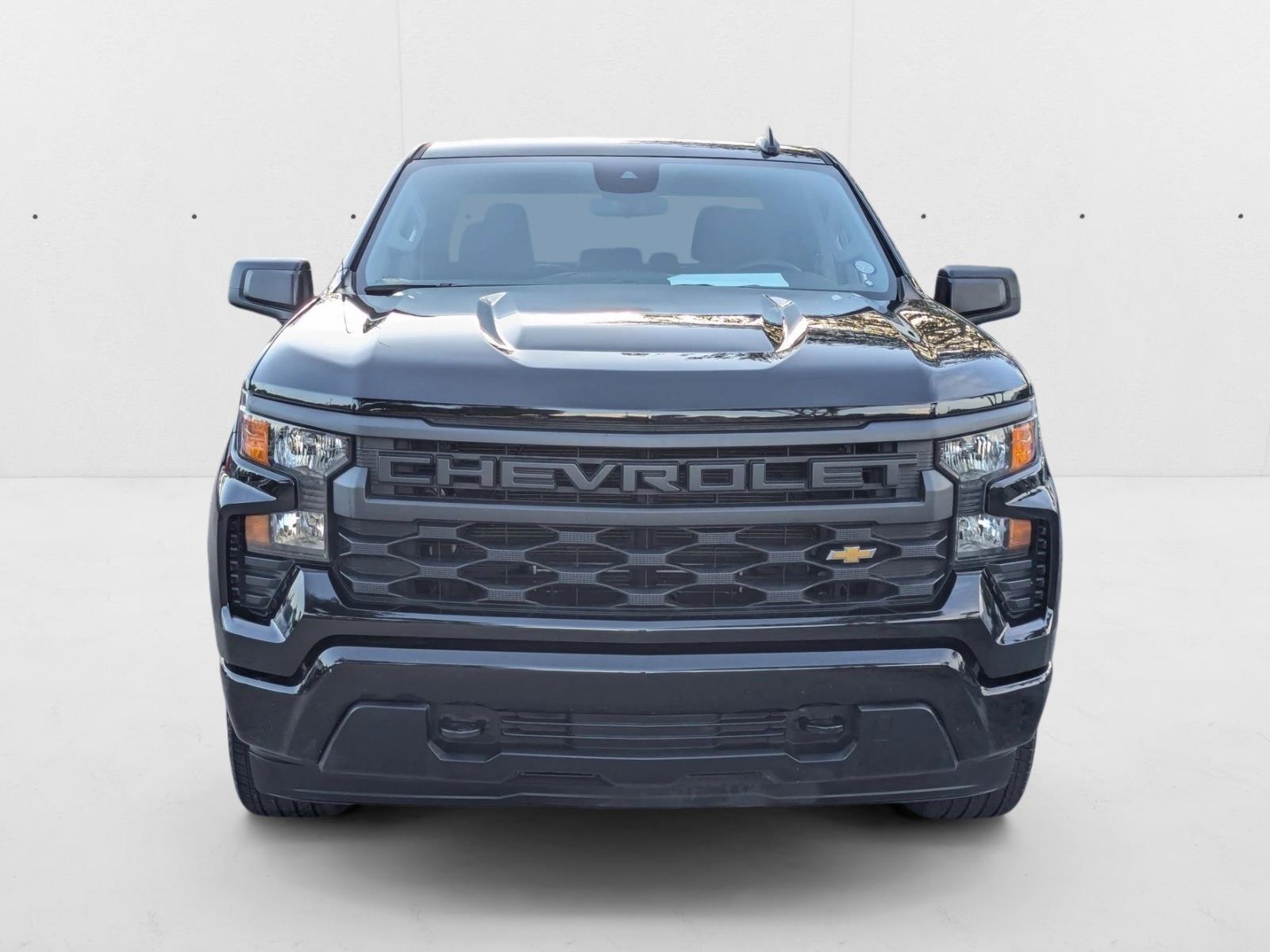 2024 Chevrolet Silverado 1500 Custom photo 2
