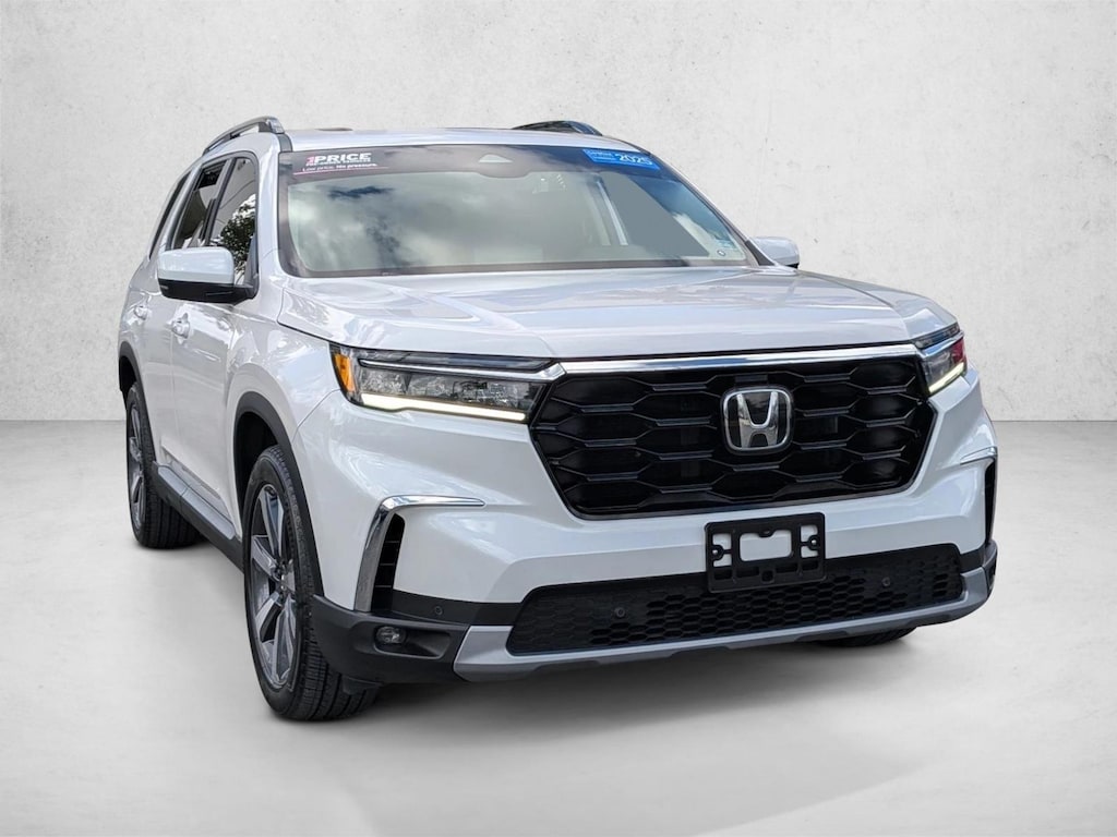 Certified 2025 Honda Pilot Touring SUV