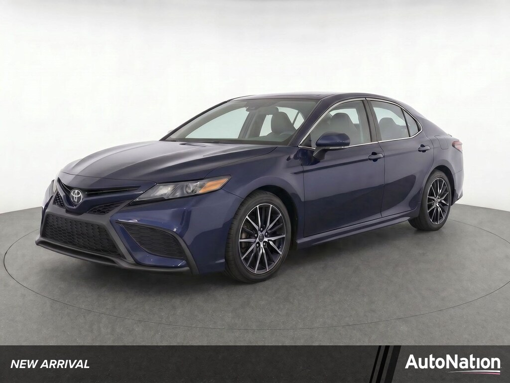 Used 2022 Toyota Camry SE Sedan