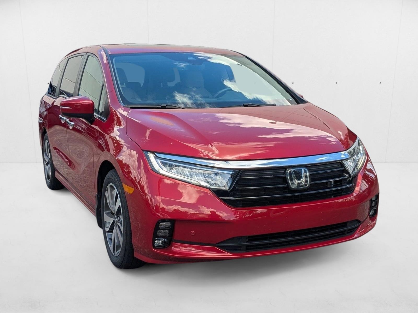 2023 Honda Odyssey Touring photo 3