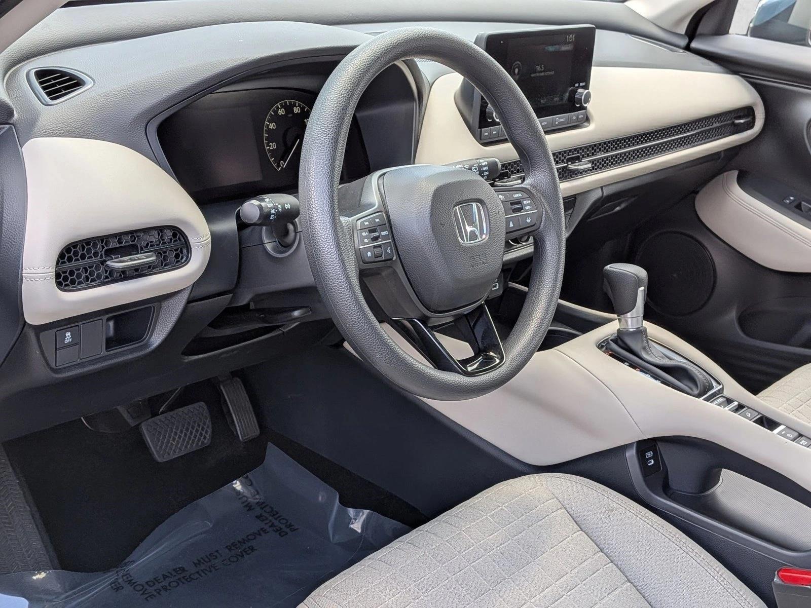2025 Honda HR-V LX - Photo 9