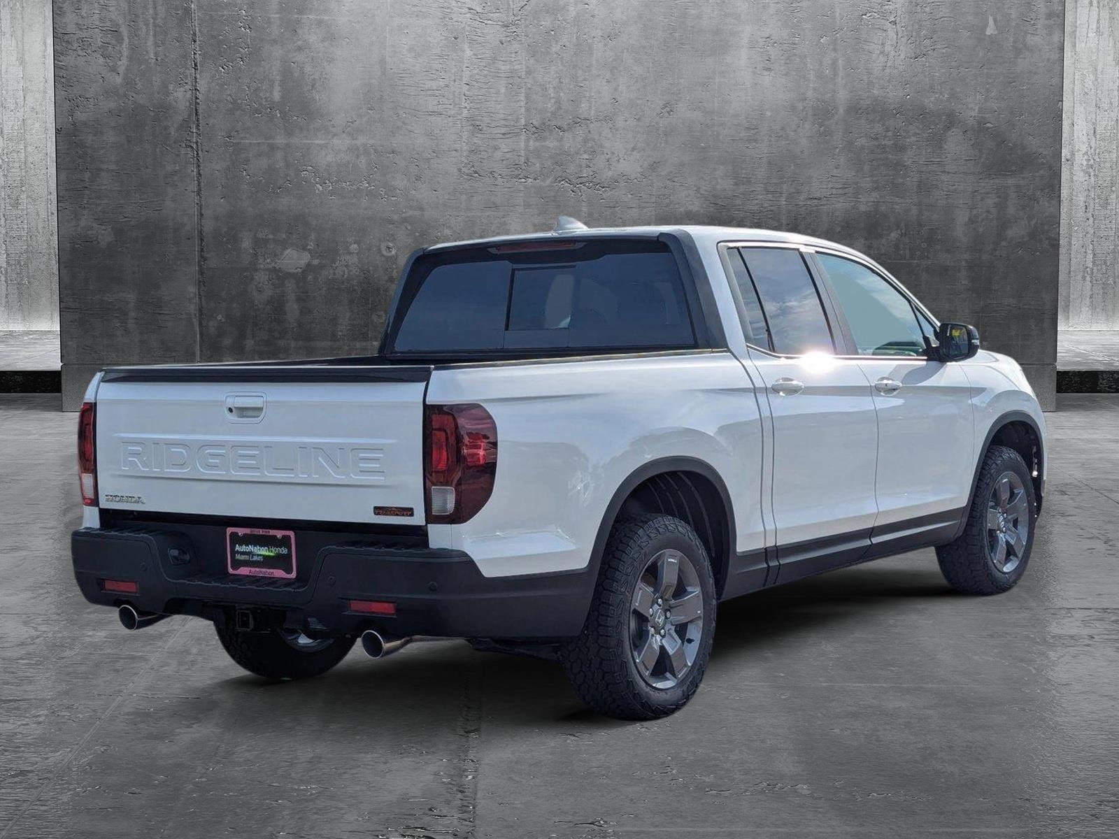 2025 Honda Ridgeline TrailSport photo 2