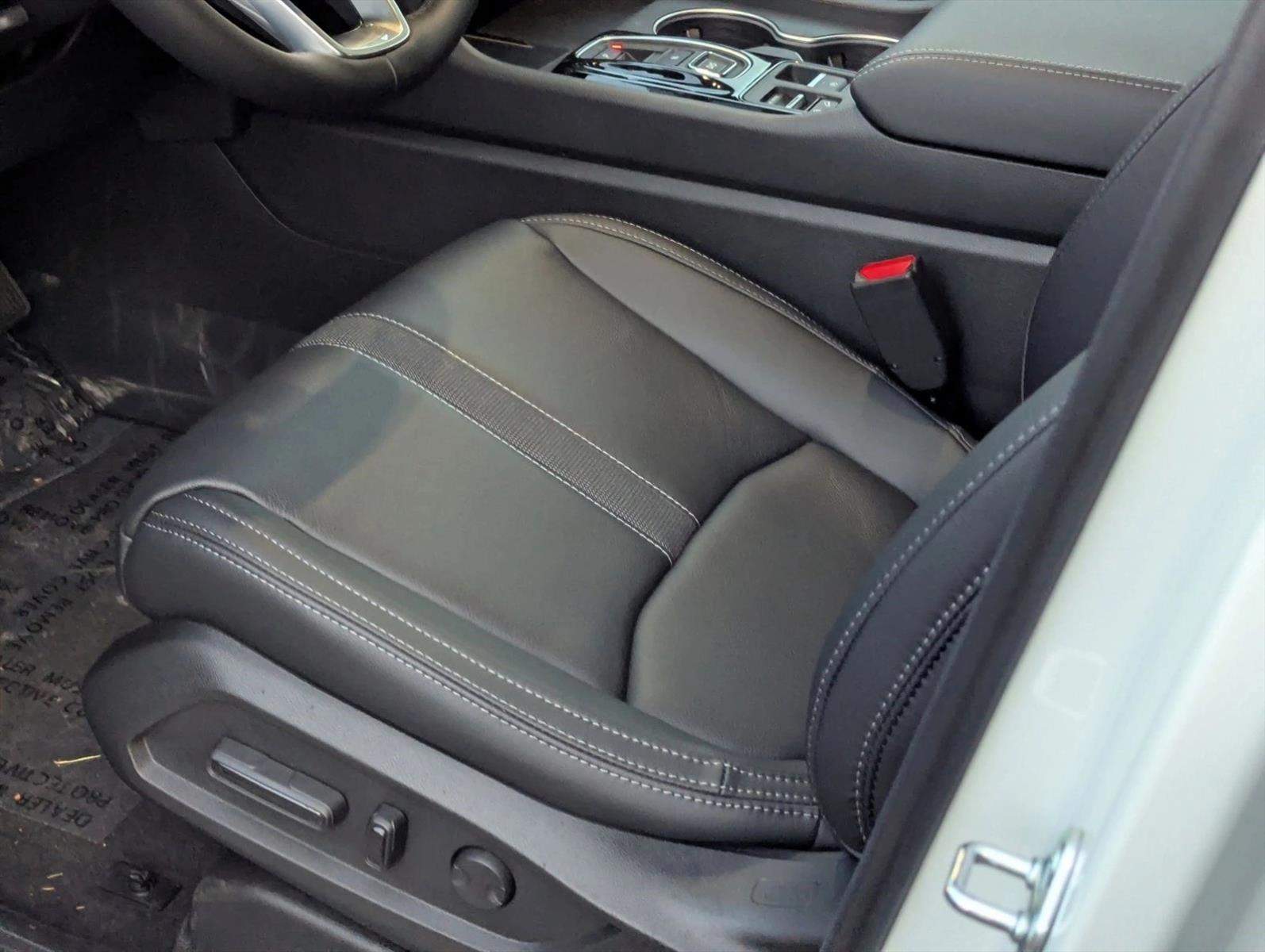 2025 Honda Pilot Touring photo 4