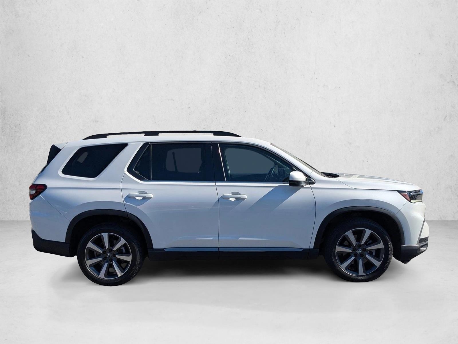 2023 Honda Pilot Touring photo 4