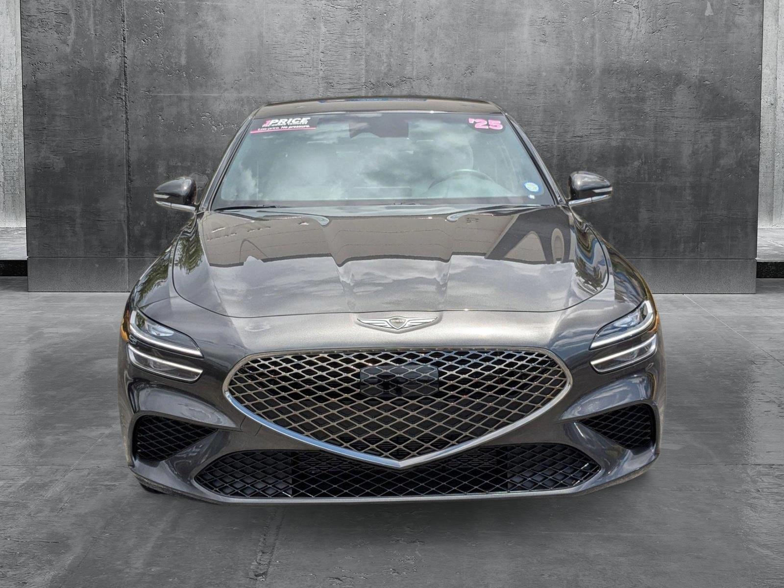 2025 Genesis G70 2.5T photo 2