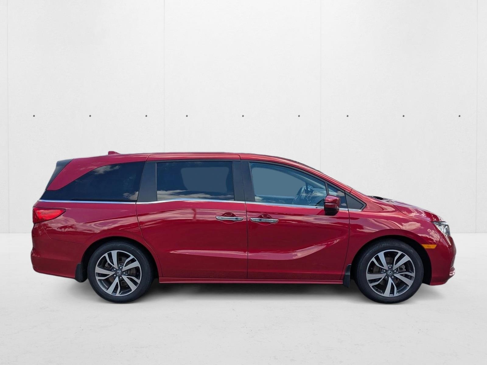 2023 Honda Odyssey Touring photo 4