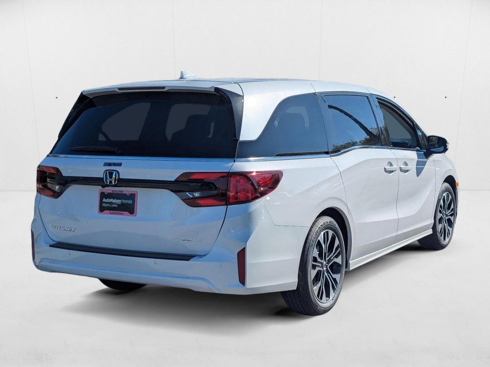 2025 Honda Odyssey Elite photo 2