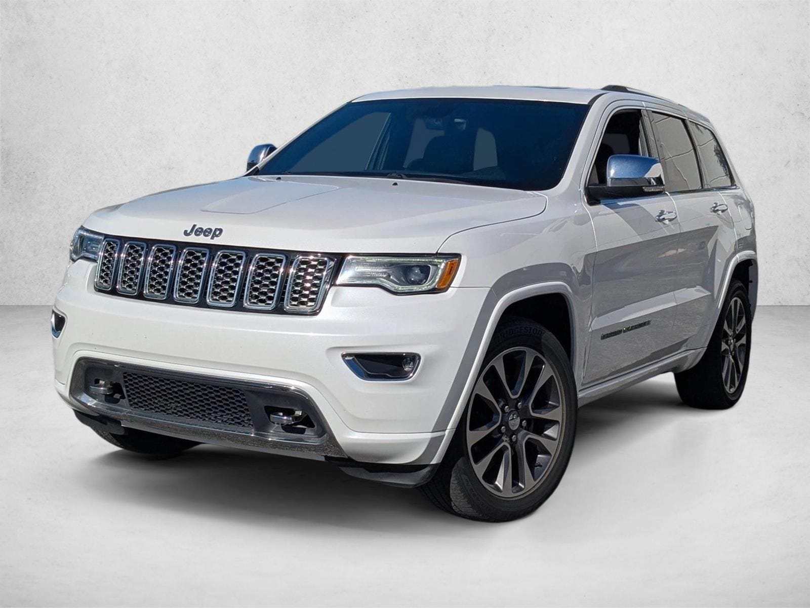 2017 Jeep Grand Cherokee Overland's photo