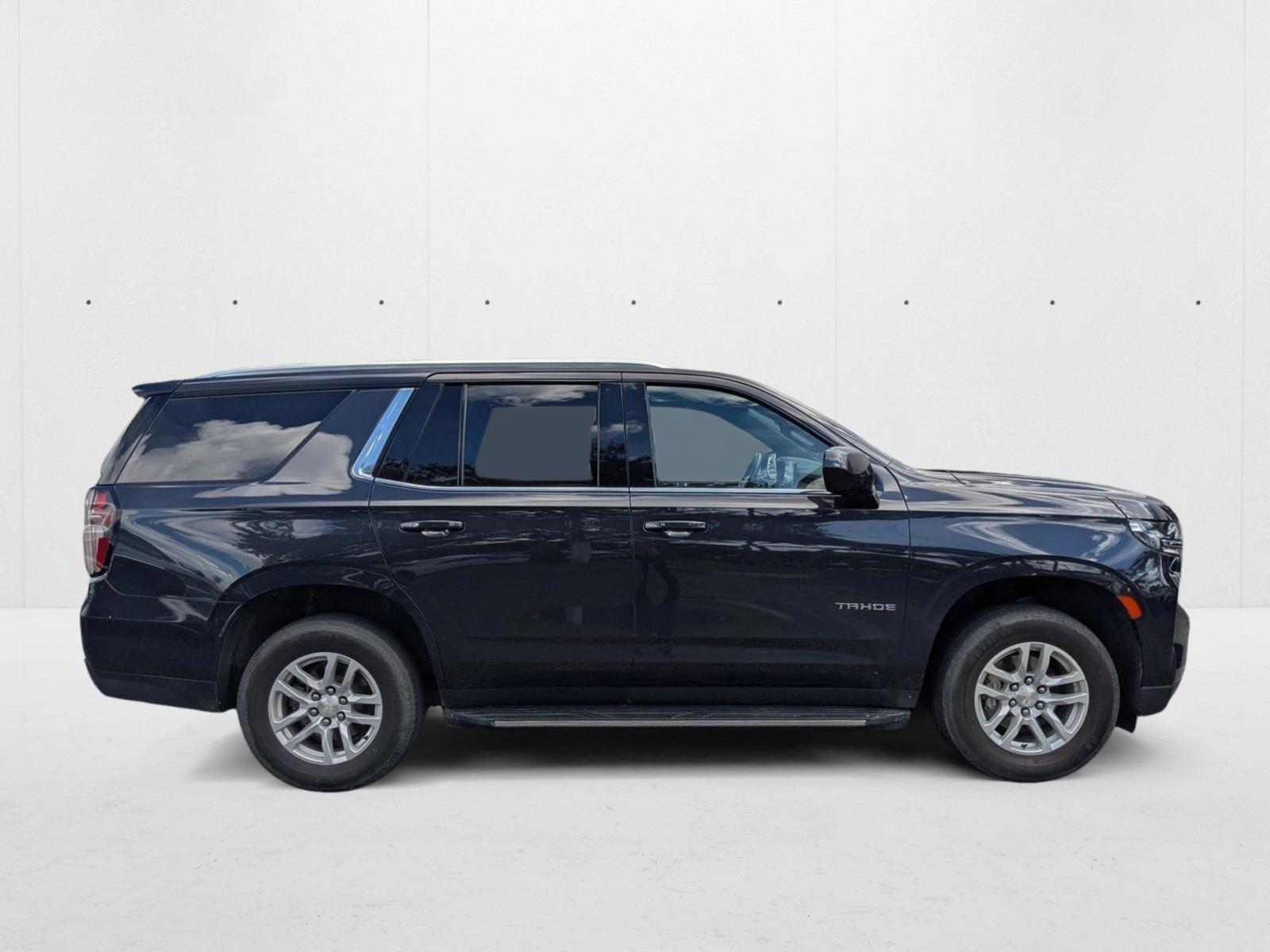 2023 Chevrolet Tahoe LT photo 2