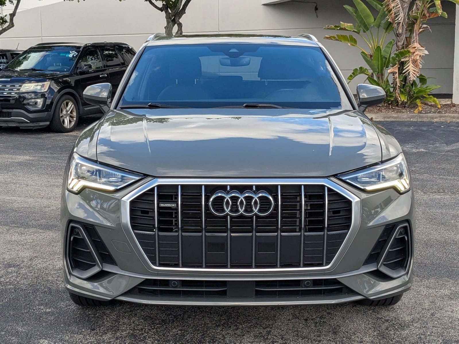 2023 Audi Q3 45 TFSI S line Premium photo 2