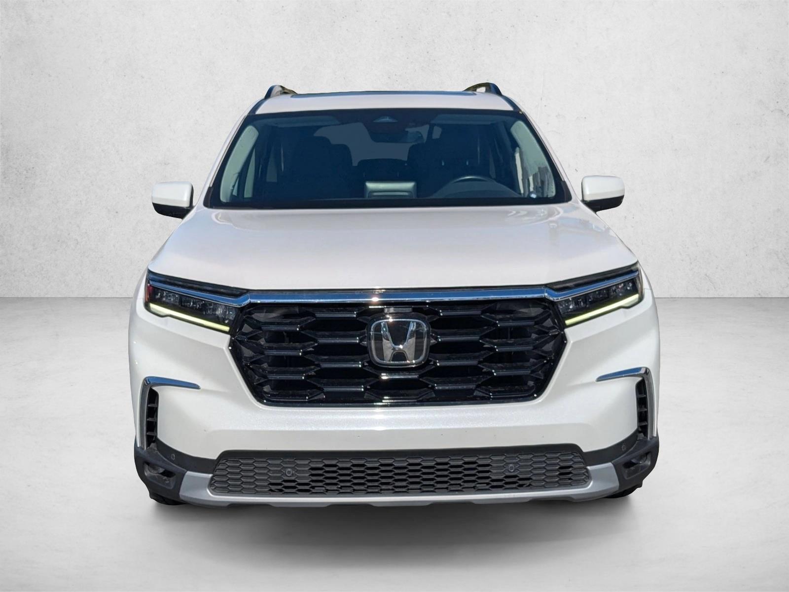 2023 Honda Pilot Touring photo 2