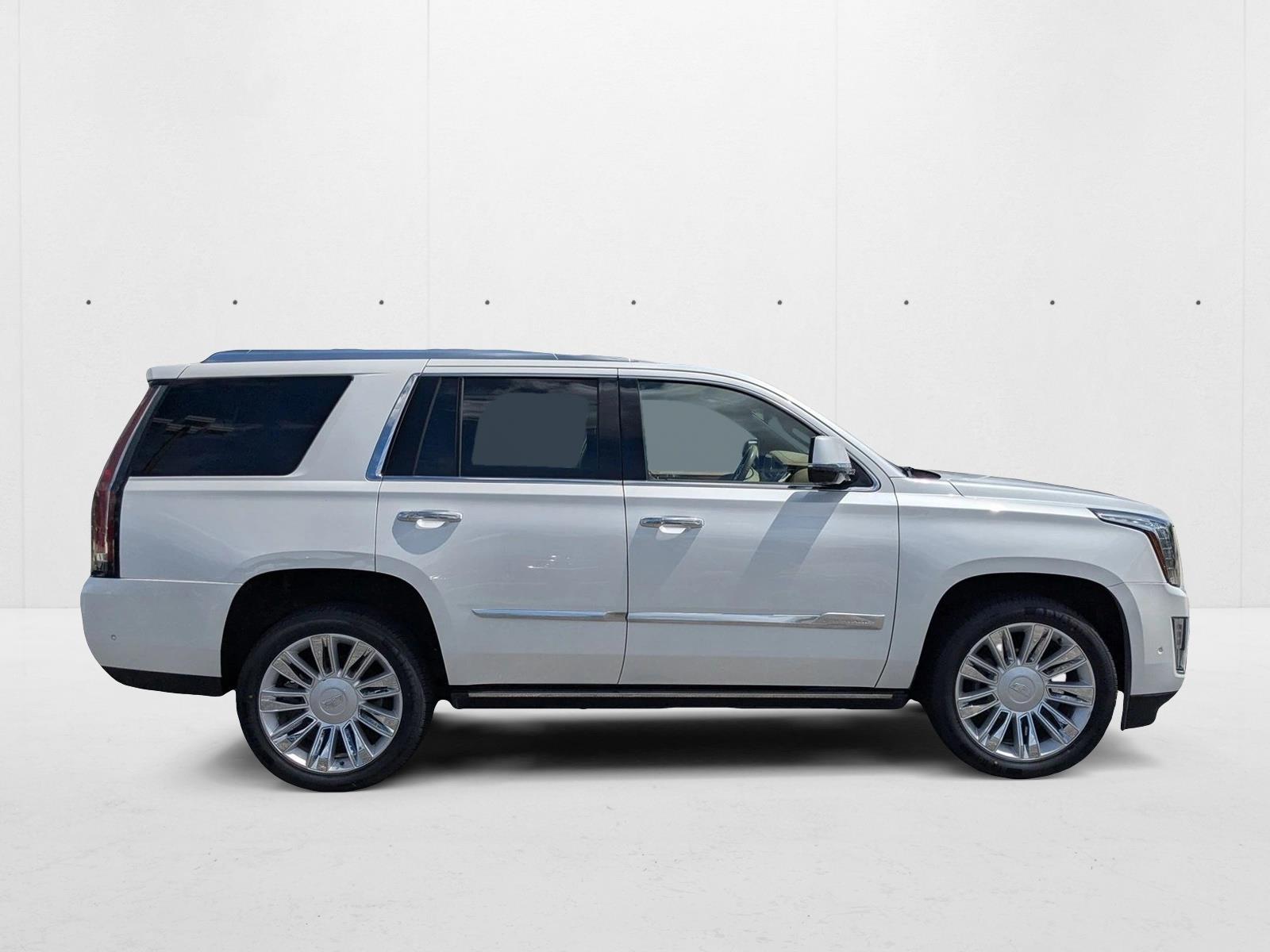 2018 Cadillac Escalade Platinum photo 4
