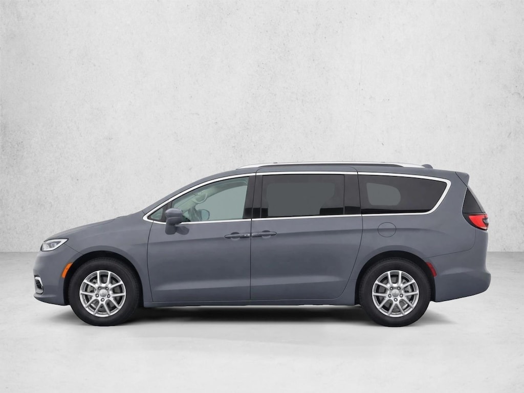 Used 2022 Chrysler Pacifica Touring L Van Passenger Van