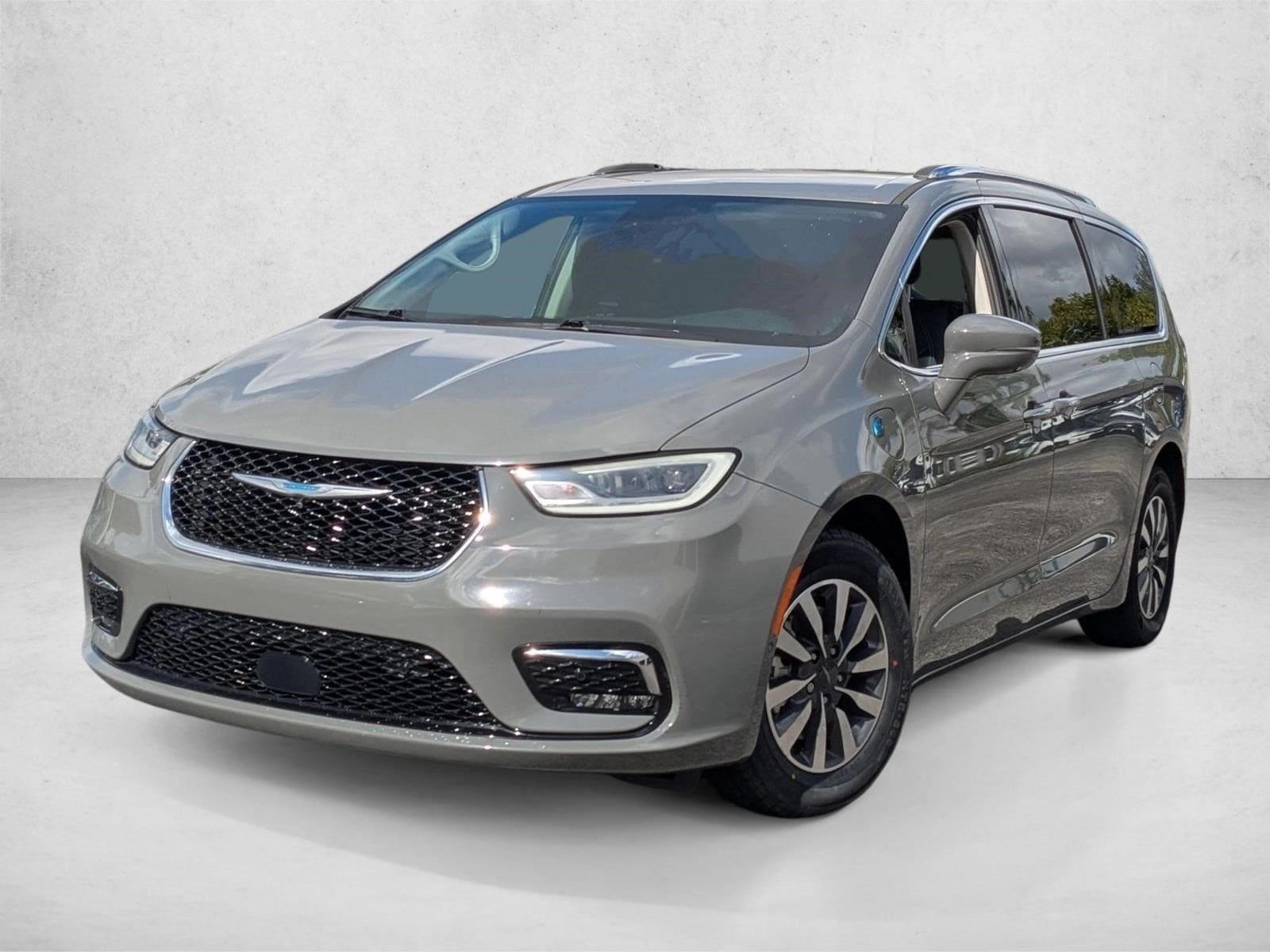 2021 Chrysler Pacifica Hybrid Touring L's photo