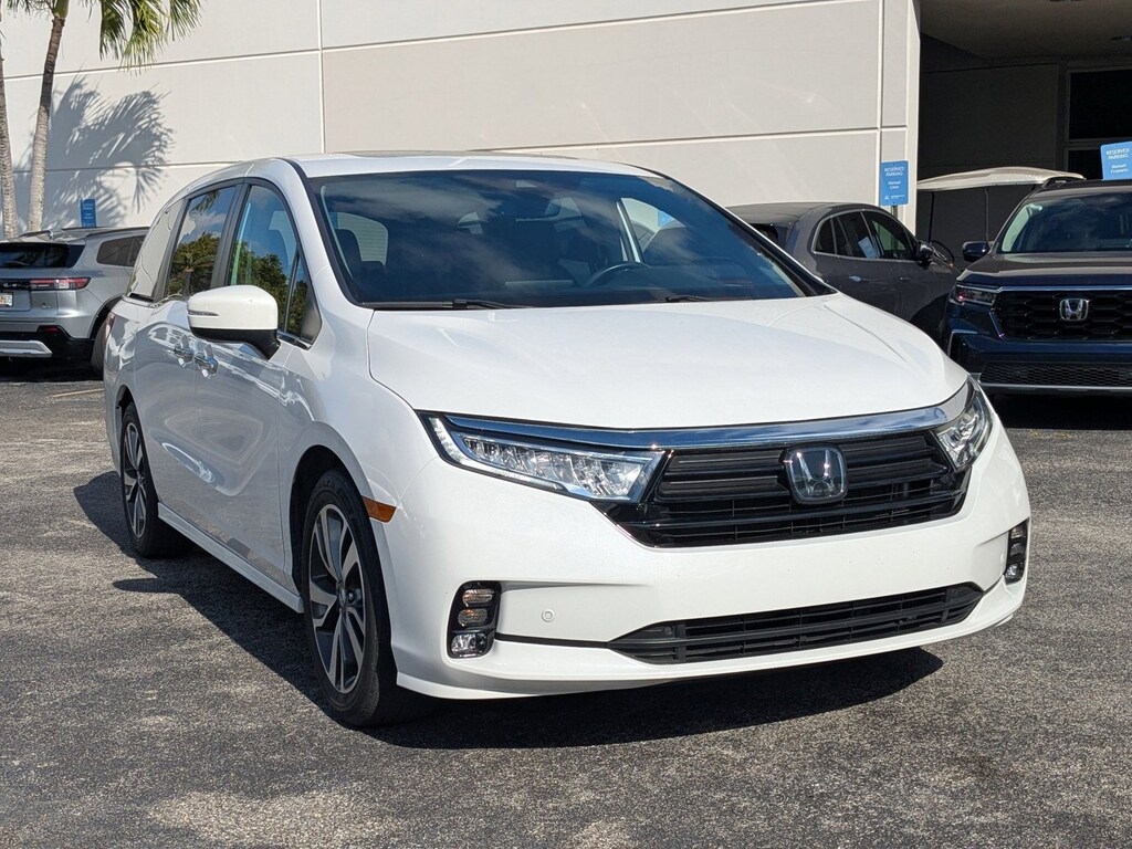 Certified 2023 Honda Odyssey Touring Van