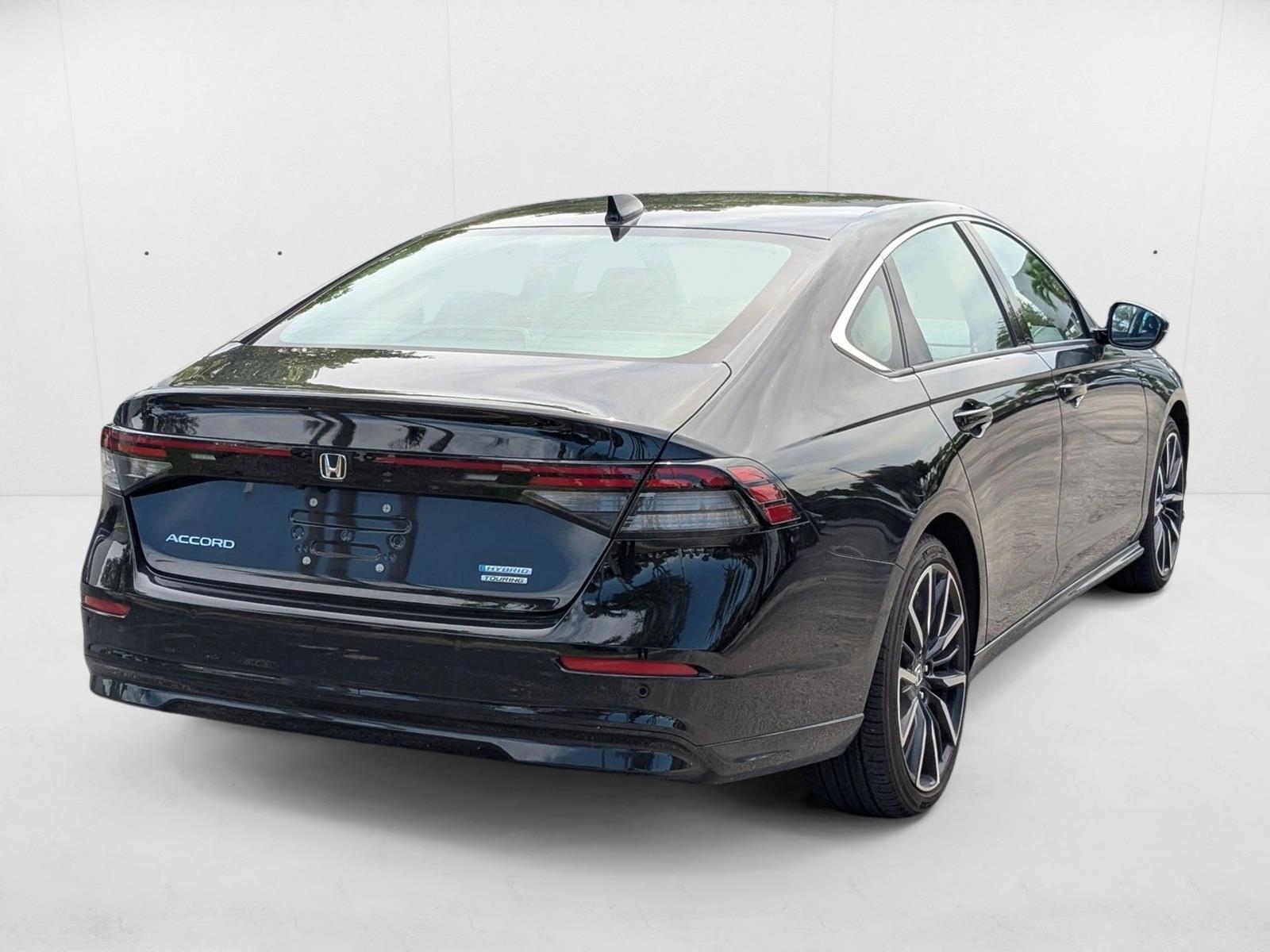 2024 Honda Accord Hybrid Touring photo 3