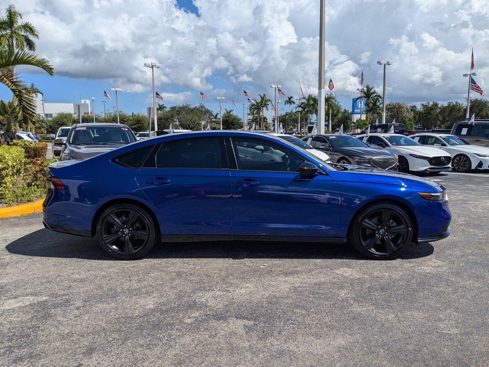 2023 Honda Accord Hybrid Sport-L photo 4