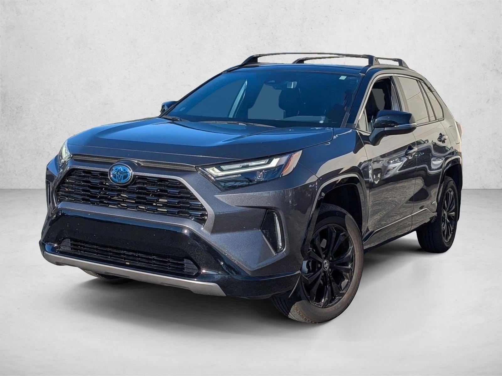 2024 Toyota RAV4 XSE's photo