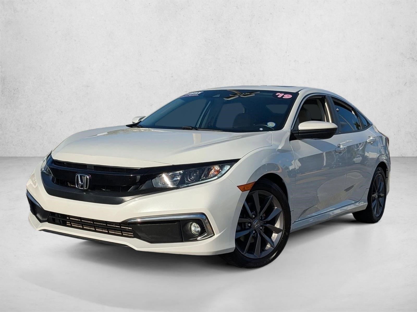 2019 Honda Civic EX's photo