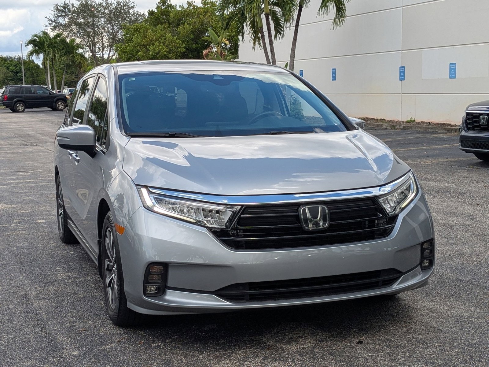 2023 Honda Odyssey EX-L photo 3