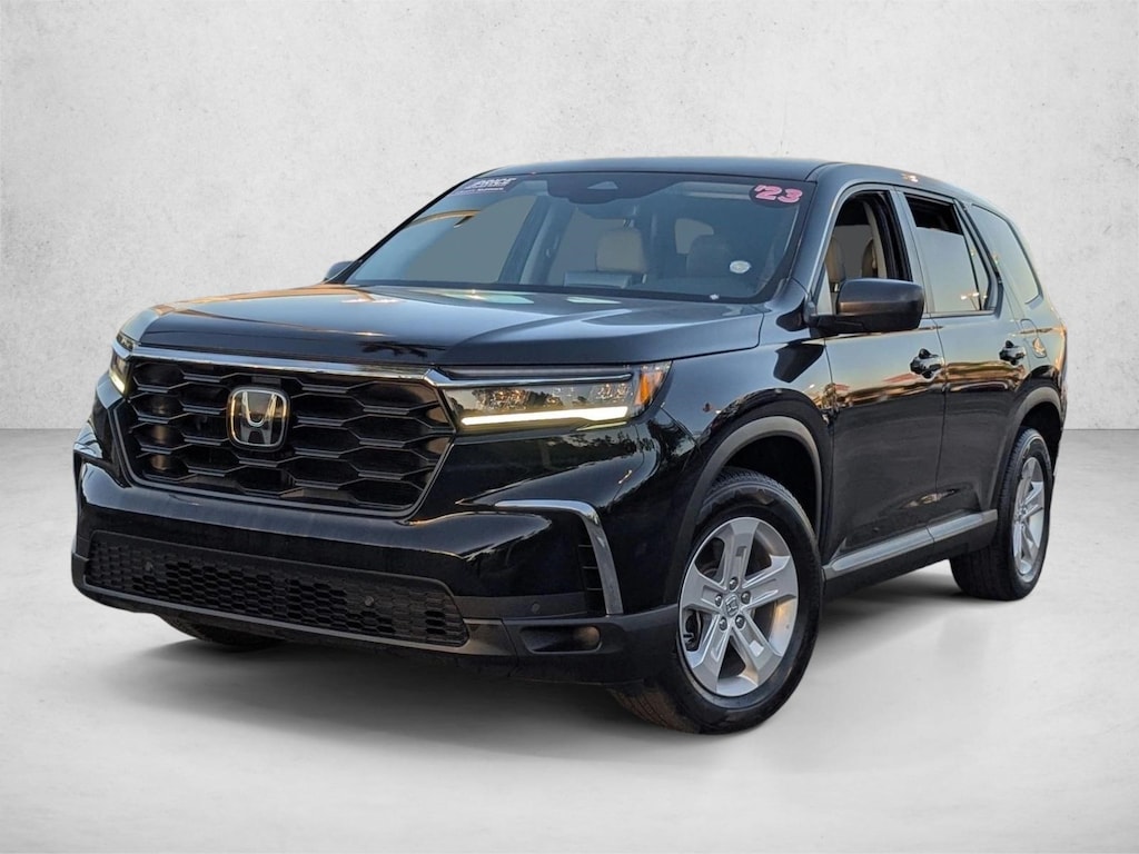 Used 2023 Honda Pilot LX SUV