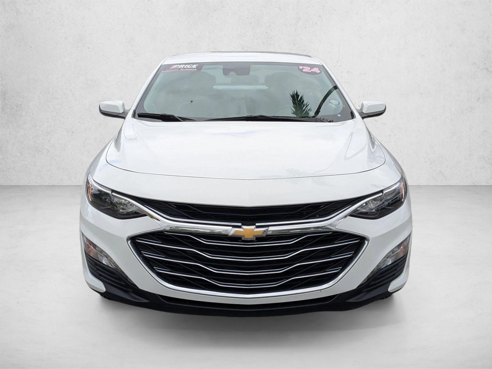 2024 Chevrolet Malibu 1LT photo 2