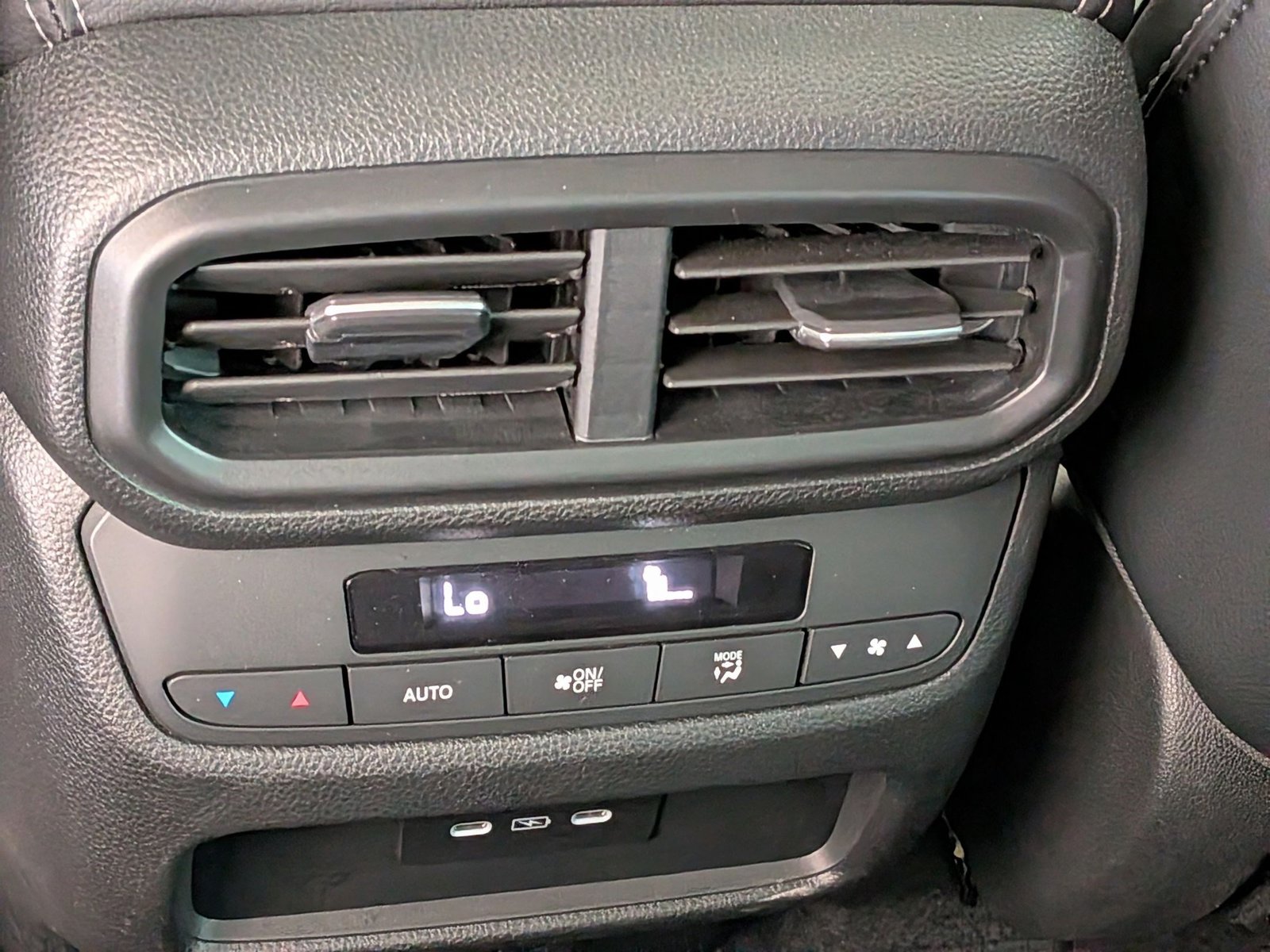 2025 Honda Pilot Touring - Photo 17