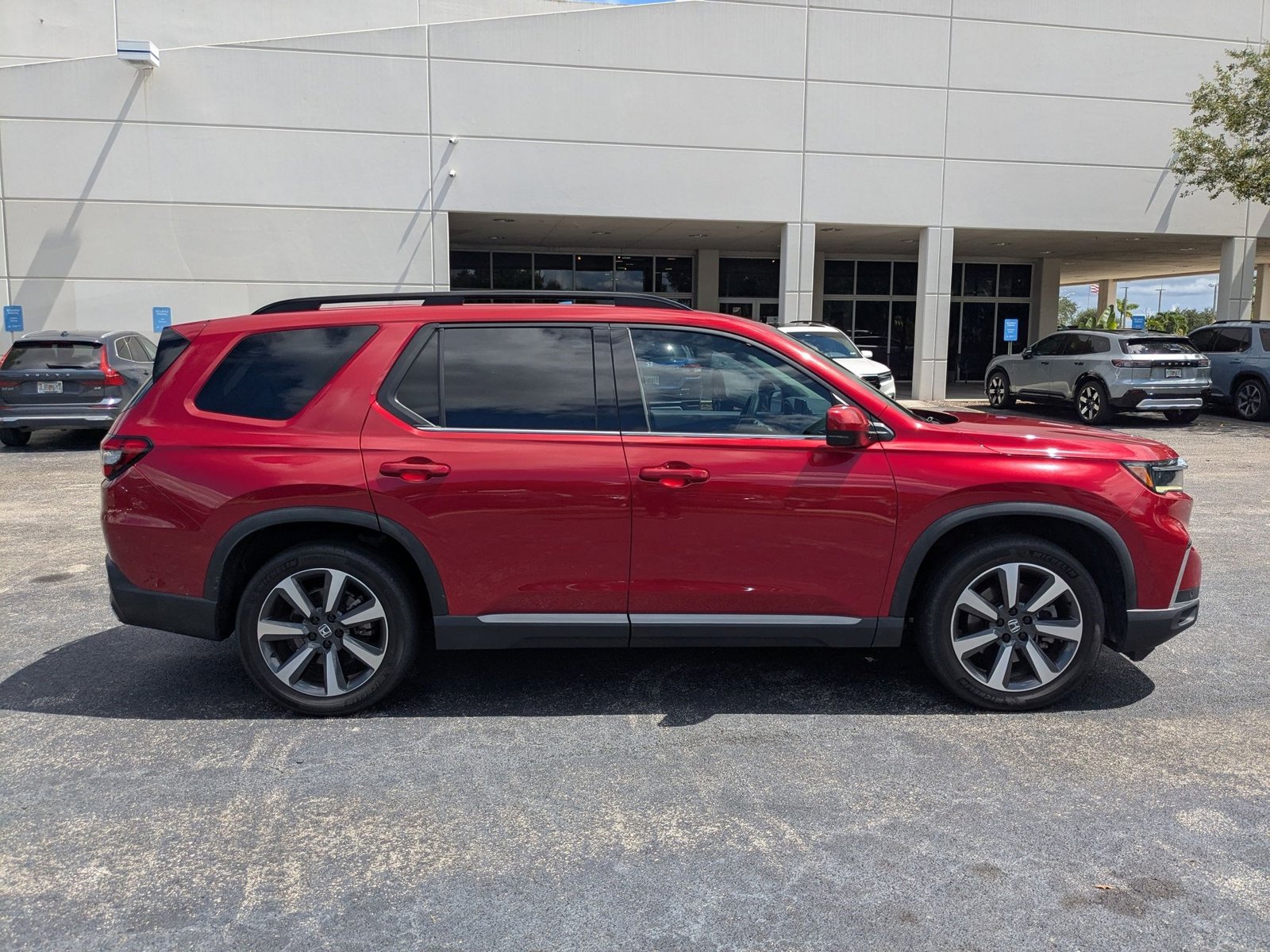 2023 Honda Pilot Touring photo 4