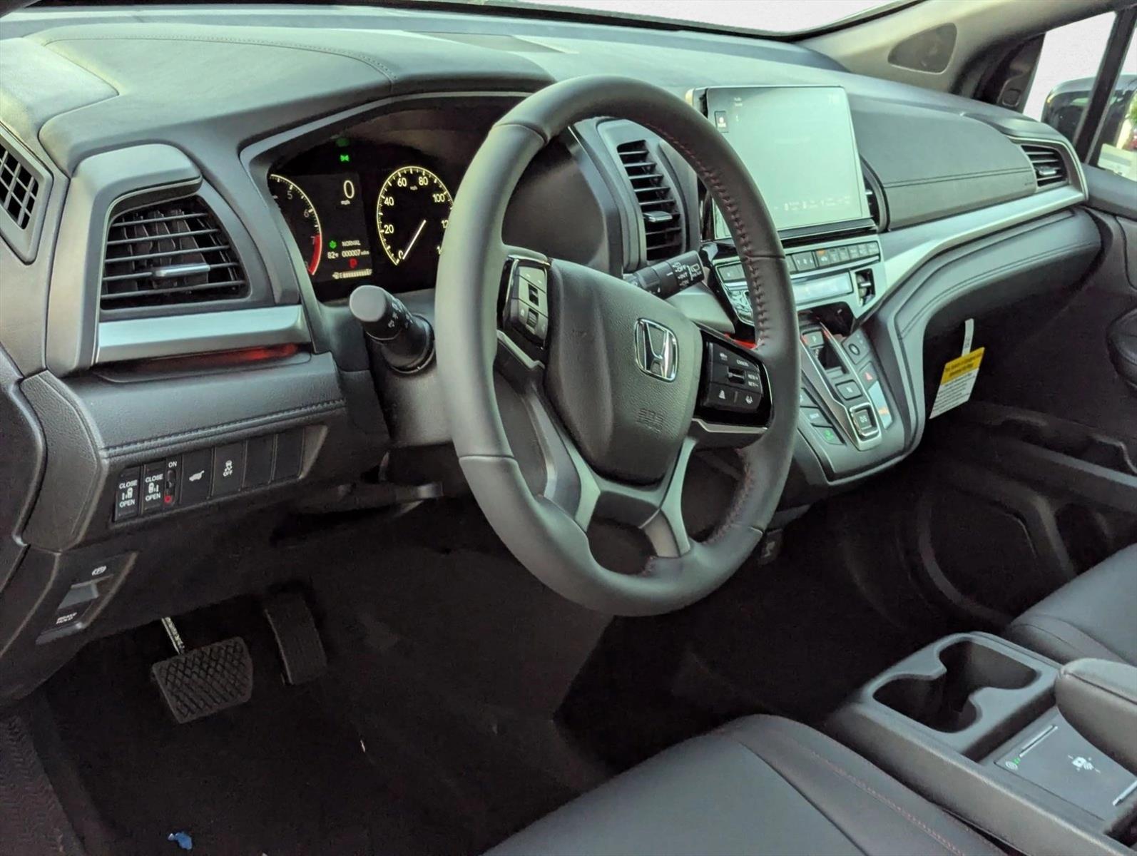 2026 Honda Odyssey photo 3