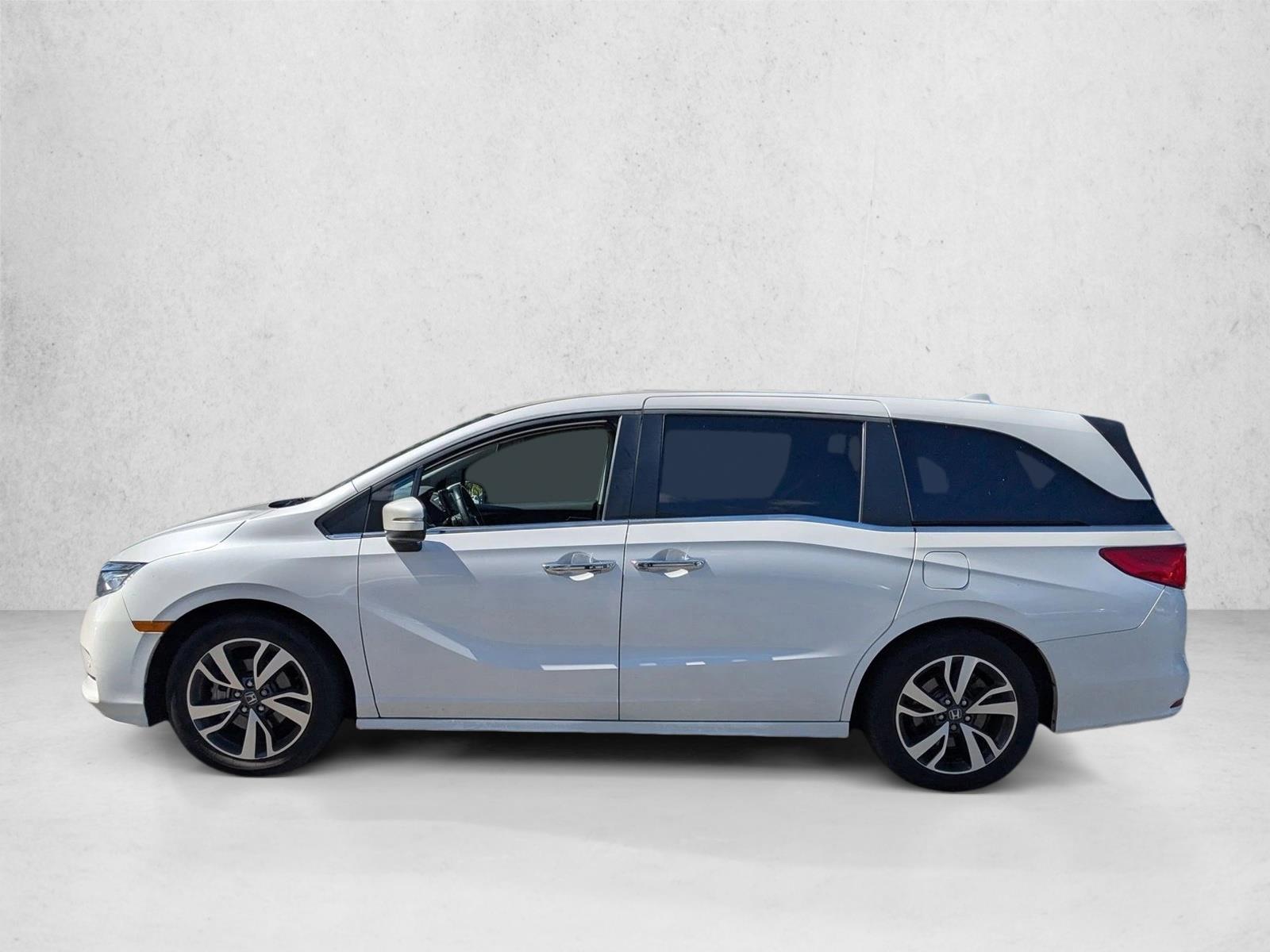 2024 Honda Odyssey Touring photo 4