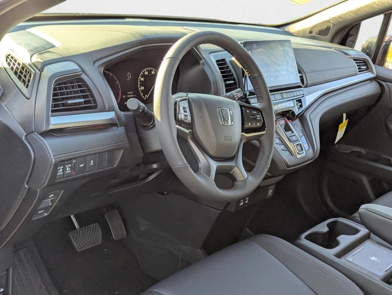 2026 Honda Odyssey photo 3