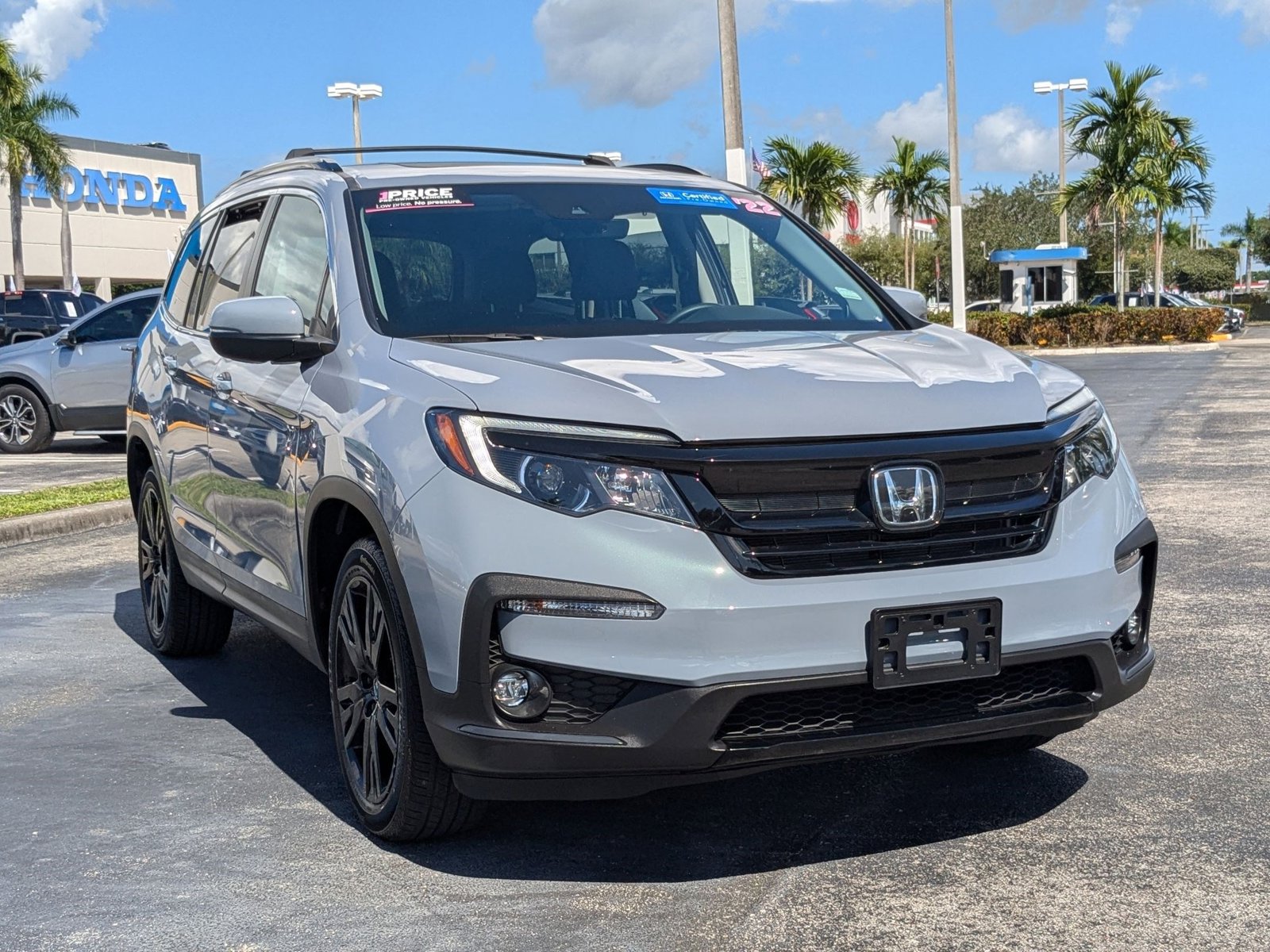 2022 Honda Pilot Special Edition photo 2