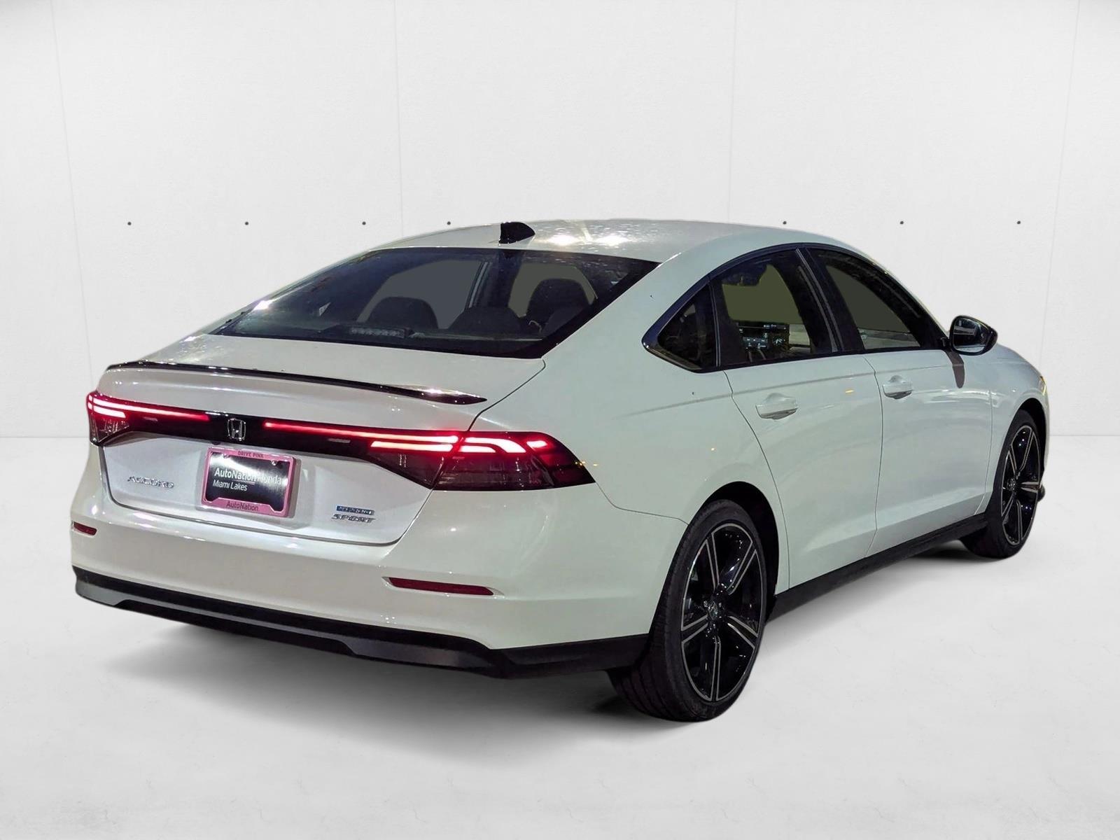 2025 Honda Accord Hybrid Sport photo 2