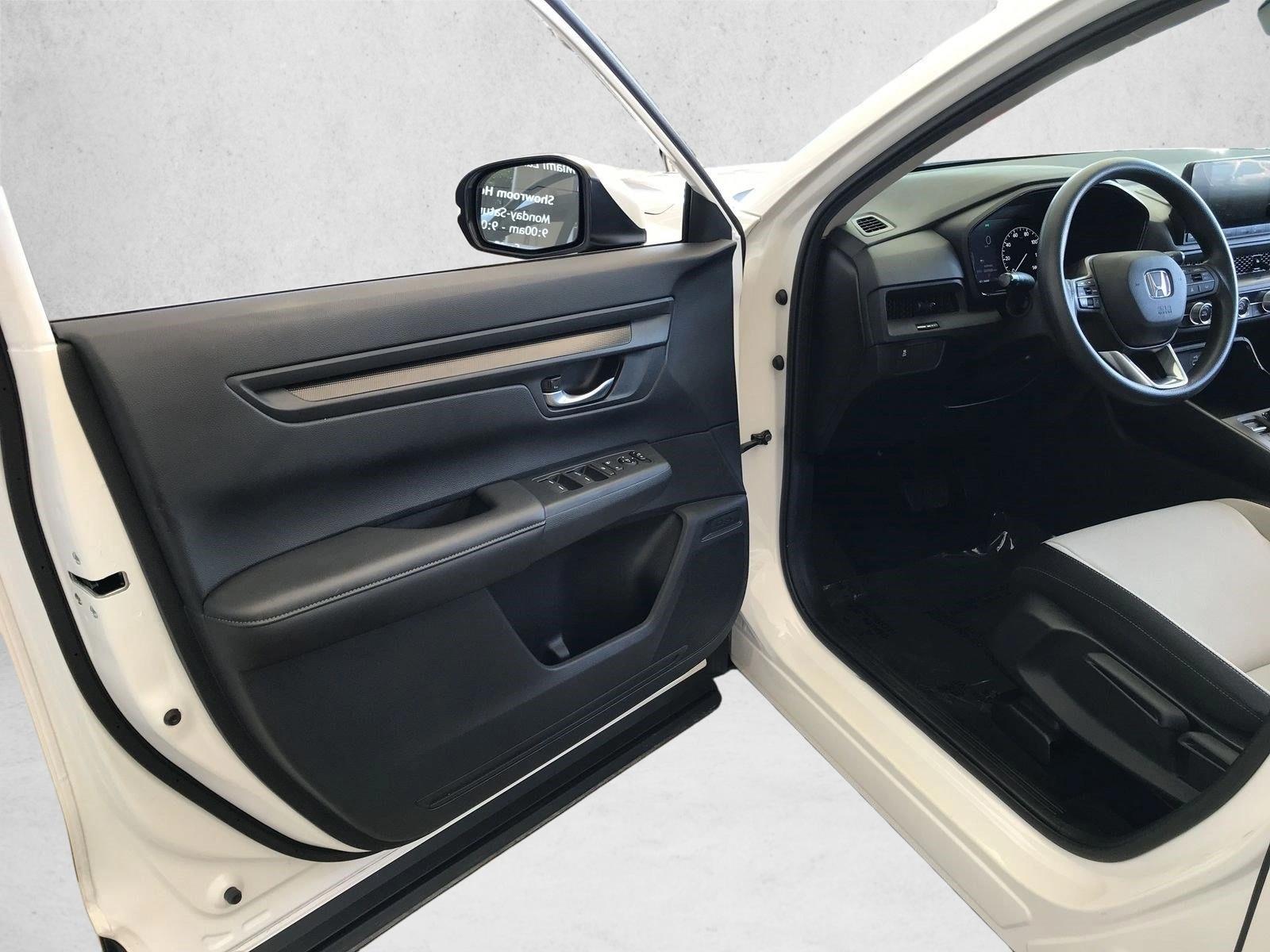 2025 Honda CR-V LX - Photo 14