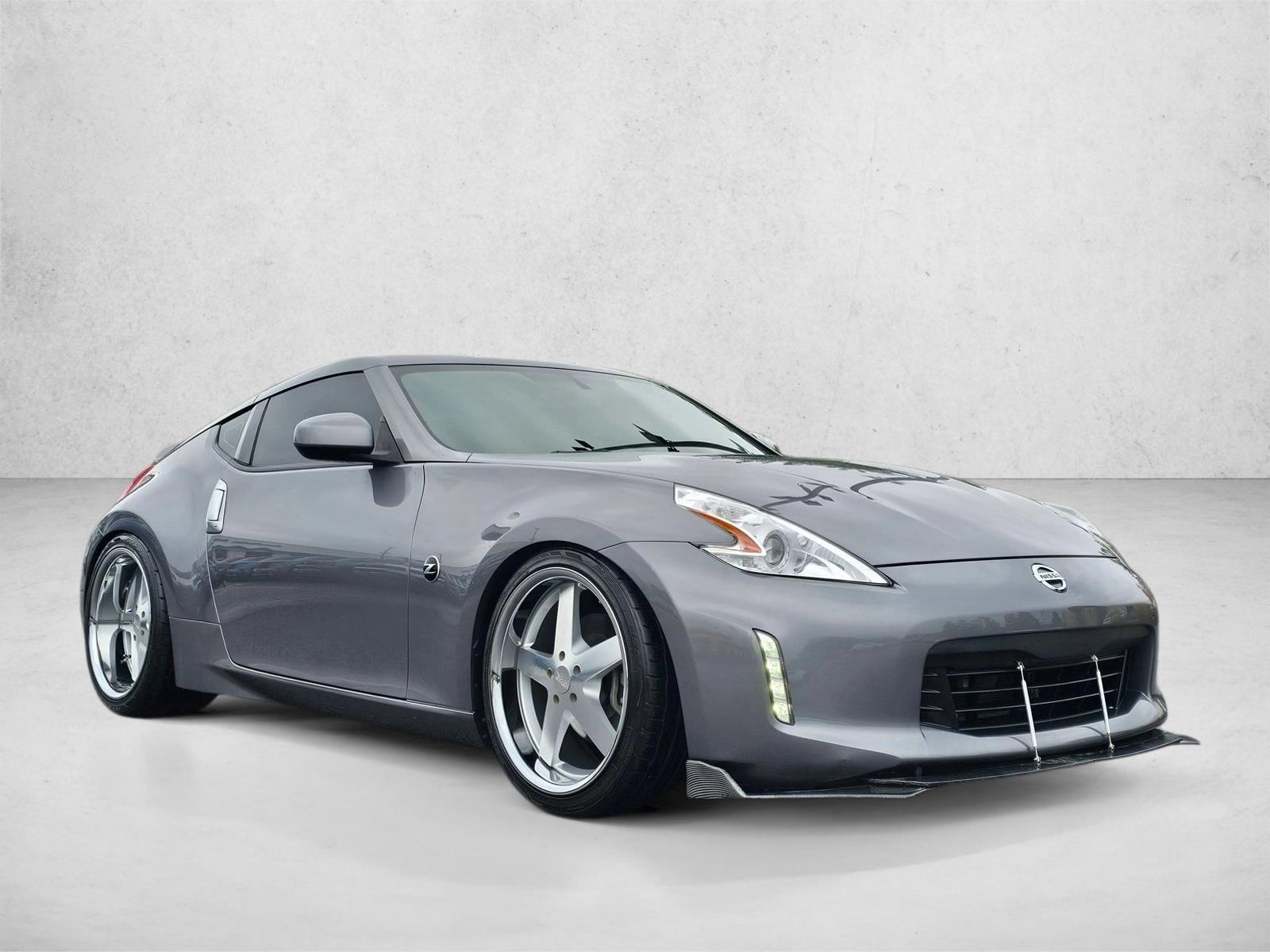 2017 Nissan 370Z Base photo 3