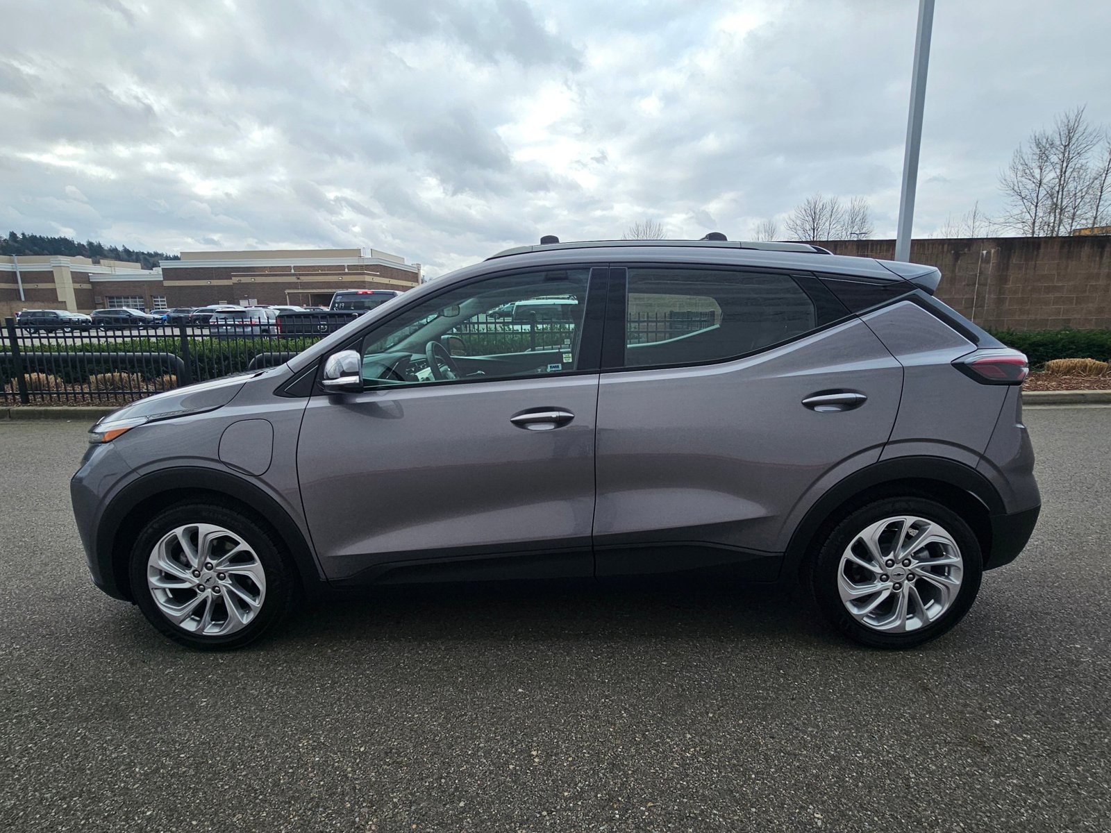 Used 2023 Chevrolet Bolt EUV LT with VIN 1G1FY6S03P4120342 for sale in Renton, WA