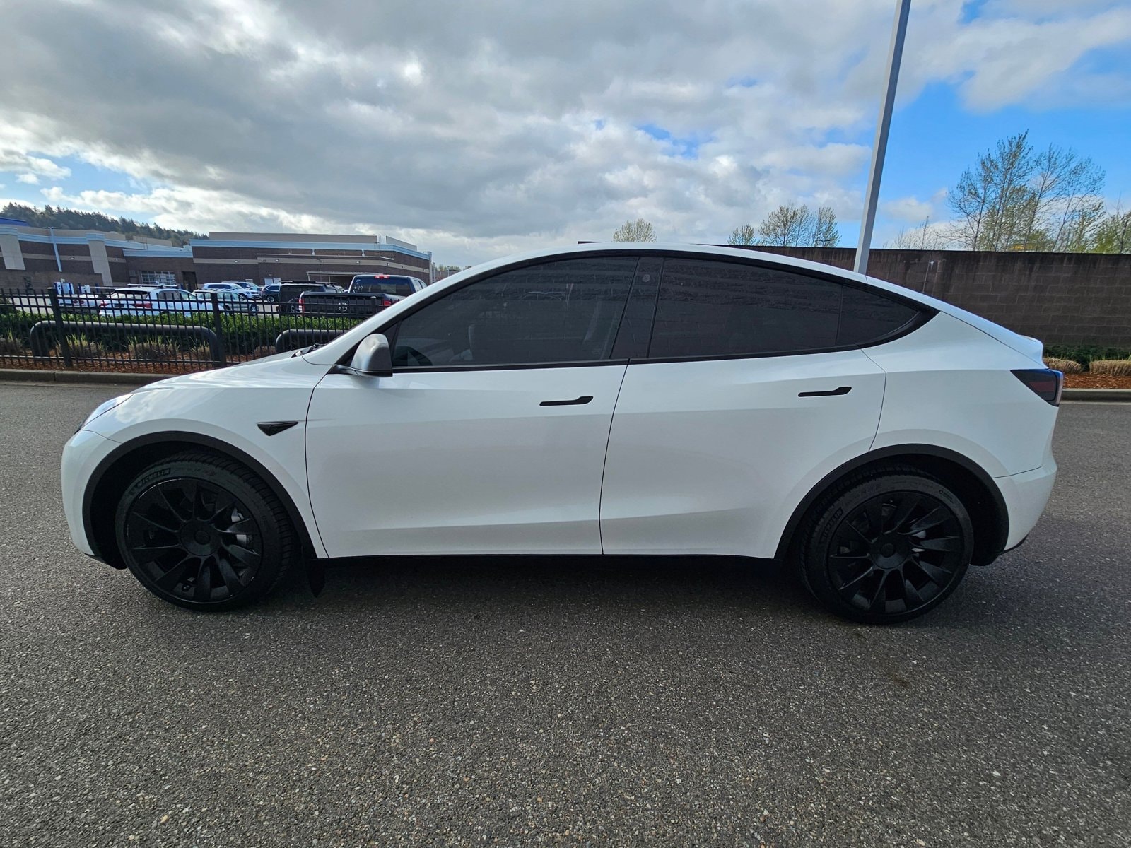Used 2022 Tesla Model Y Long Range with VIN 7SAYGDEE1NF342367 for sale in Renton, WA