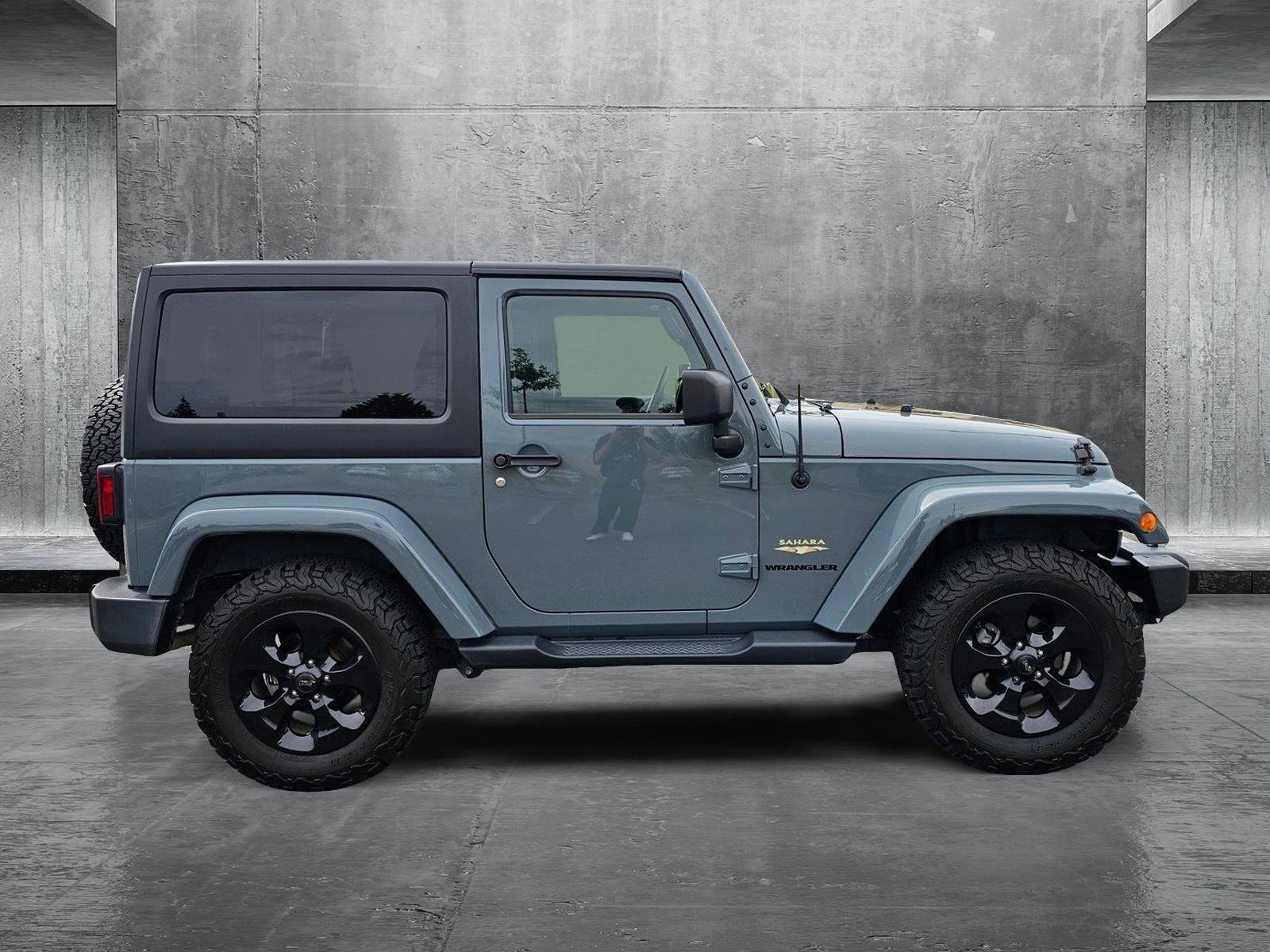 2015 Jeep Wrangler Sahara photo 4