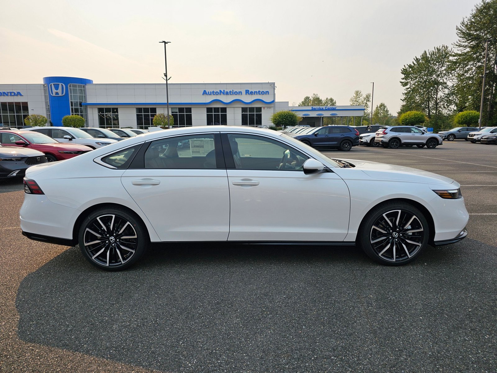 2025 Honda Accord Hybrid Touring photo 4