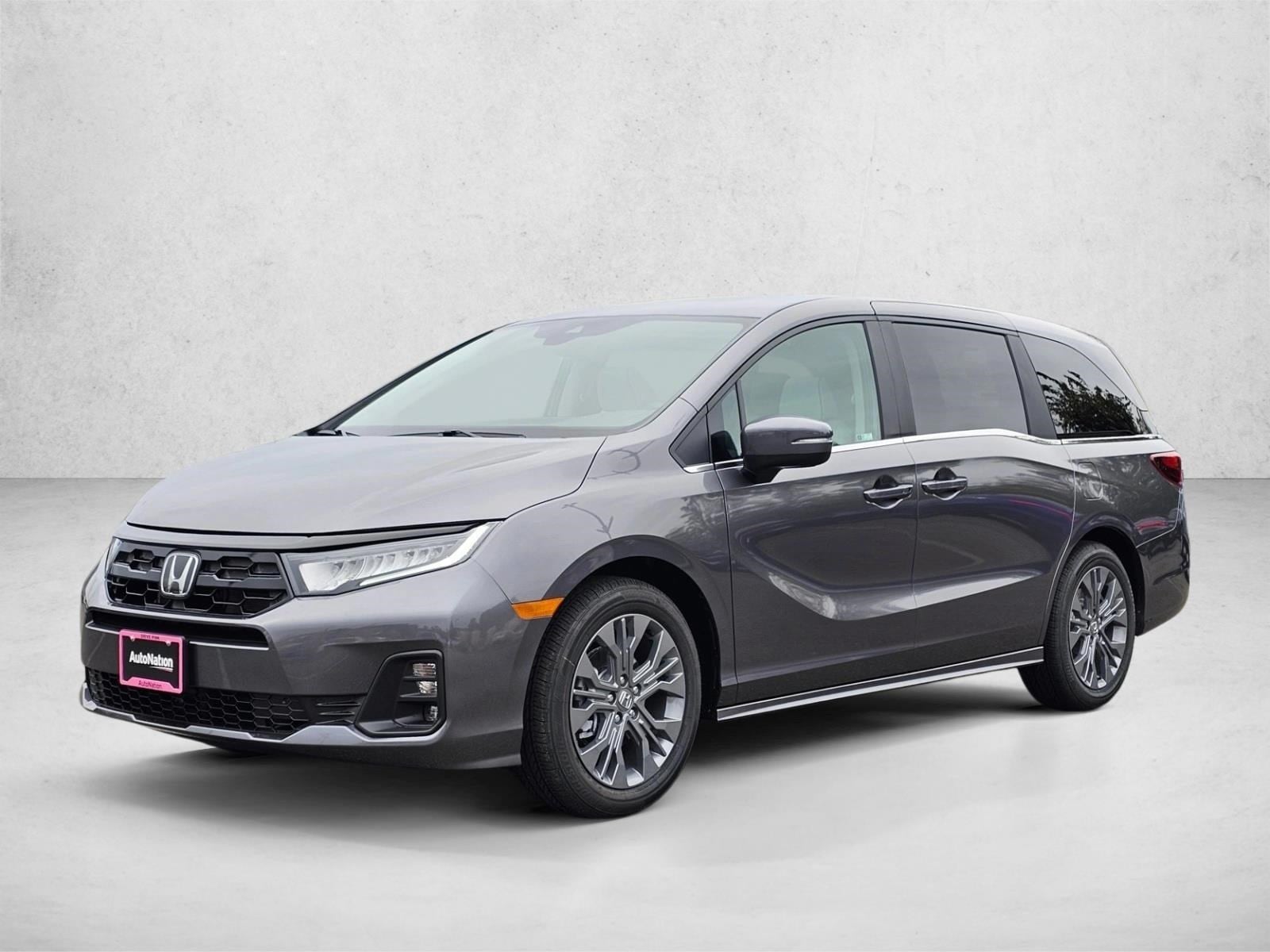 2026 Honda Odyssey Touring's photo