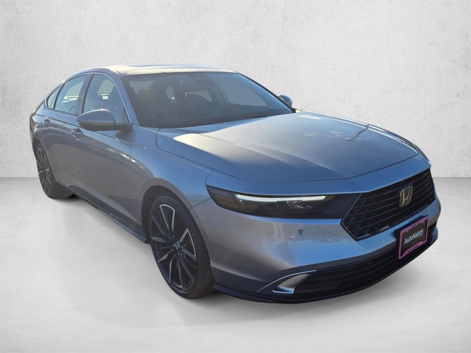 2025 Honda Accord Hybrid Touring photo 3