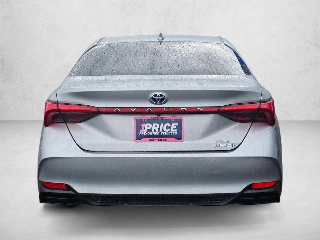 Used 2022 Toyota Avalon Hybrid XLE Sedan