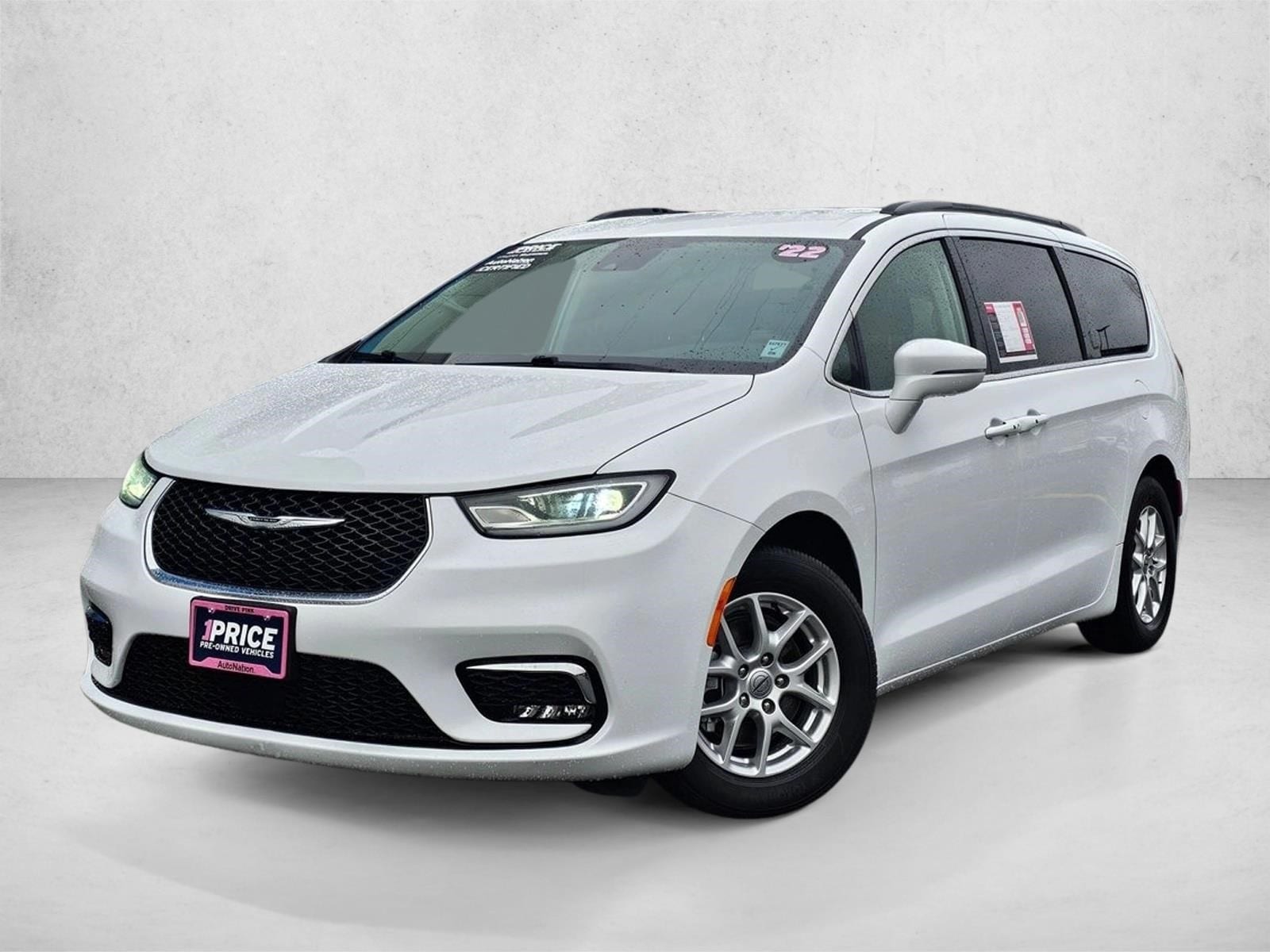 2022 Chrysler Pacifica Touring L's photo