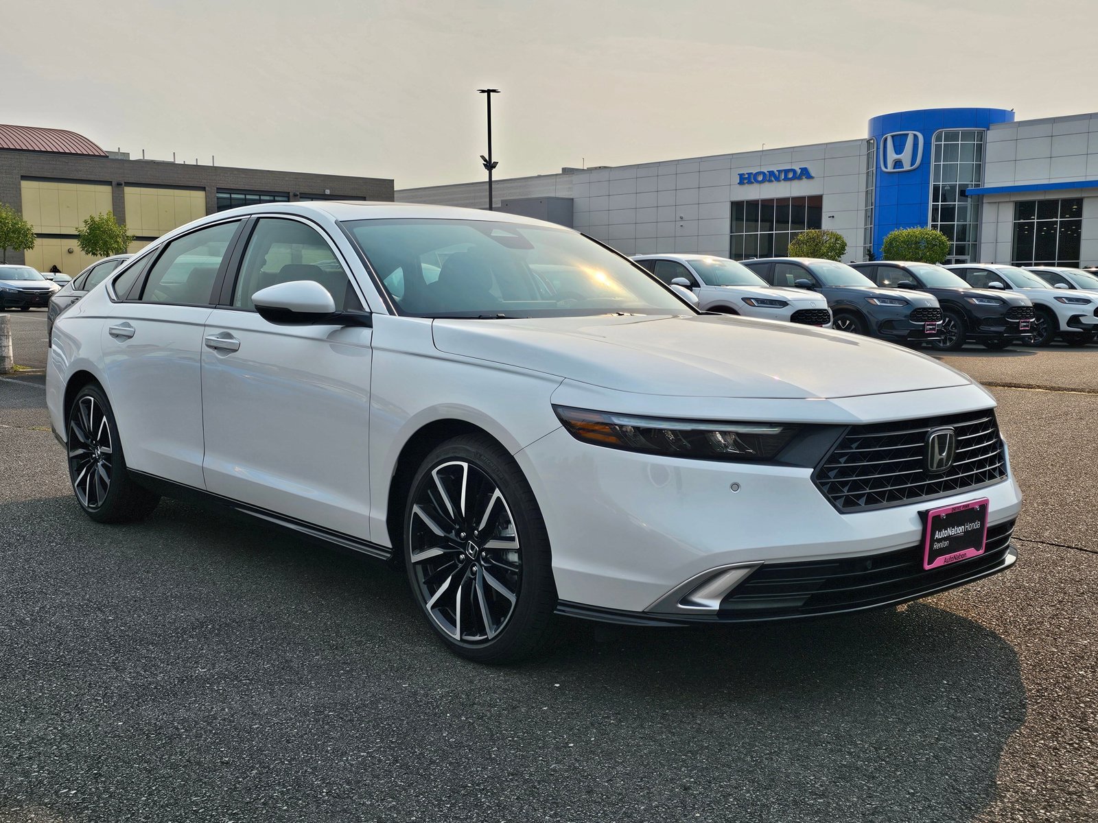 2025 Honda Accord Hybrid Touring photo 3