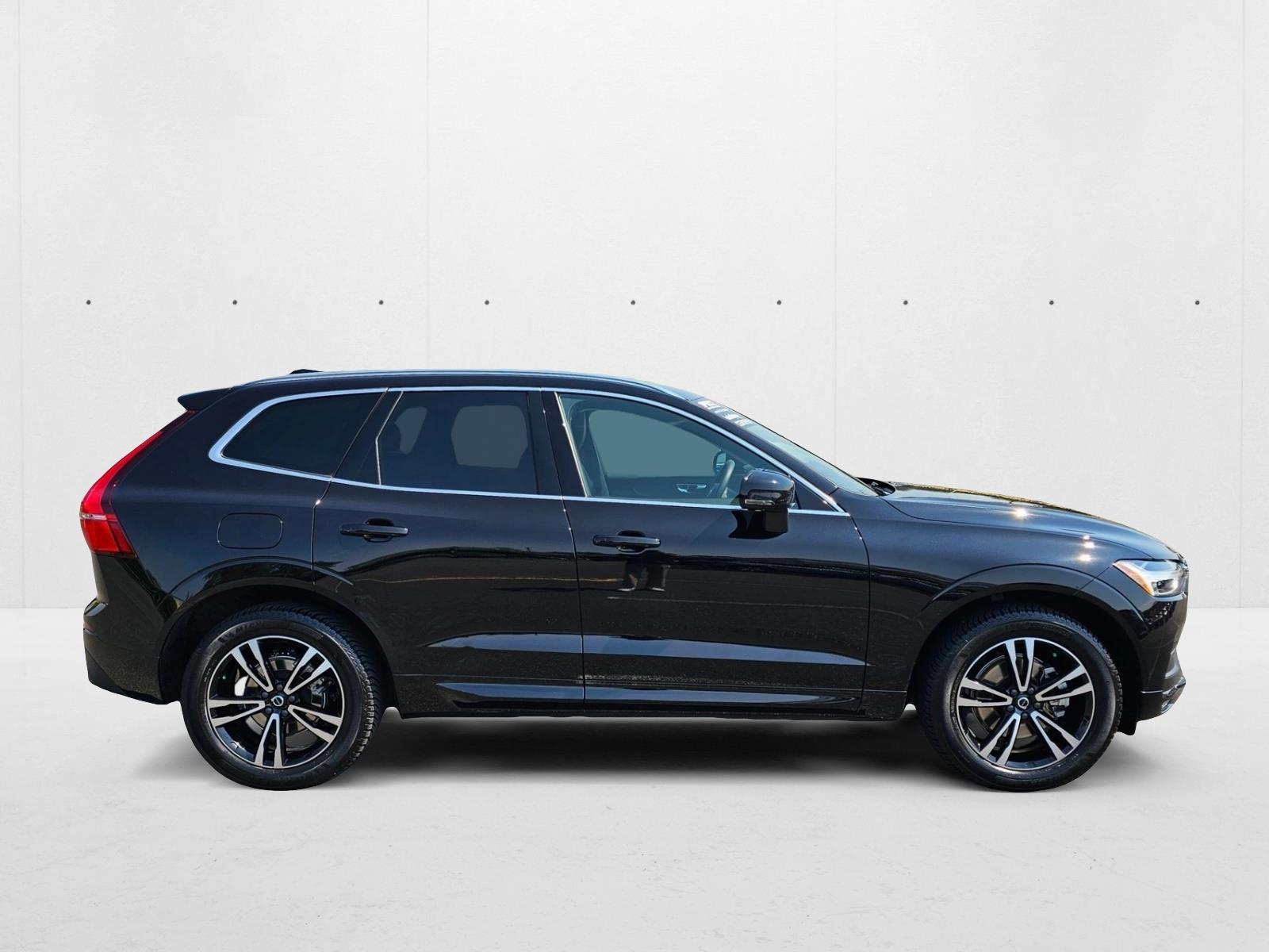 2021 Volvo XC60 T5 Momentum photo 3