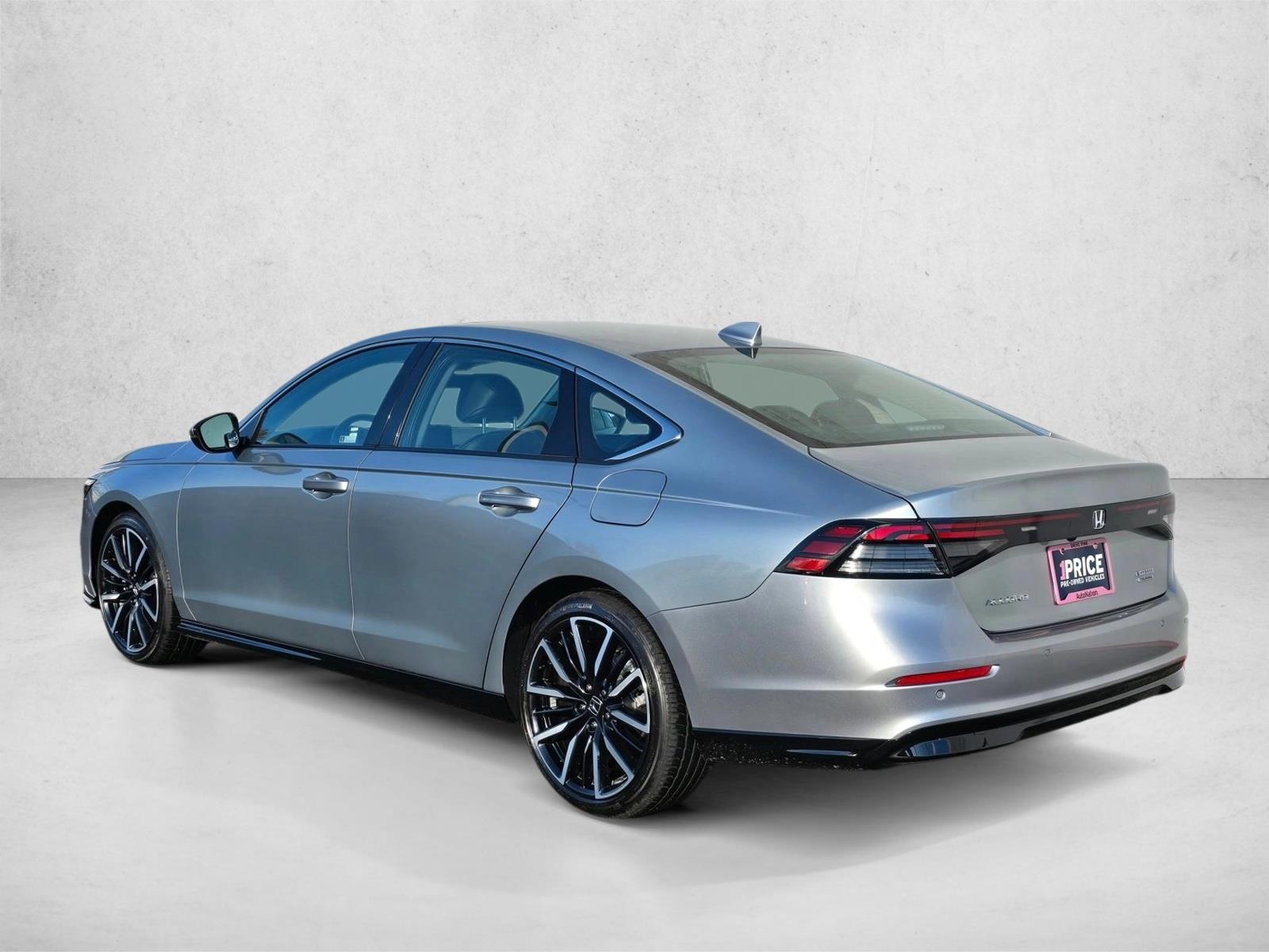 2024 Honda Accord Hybrid Touring photo 3